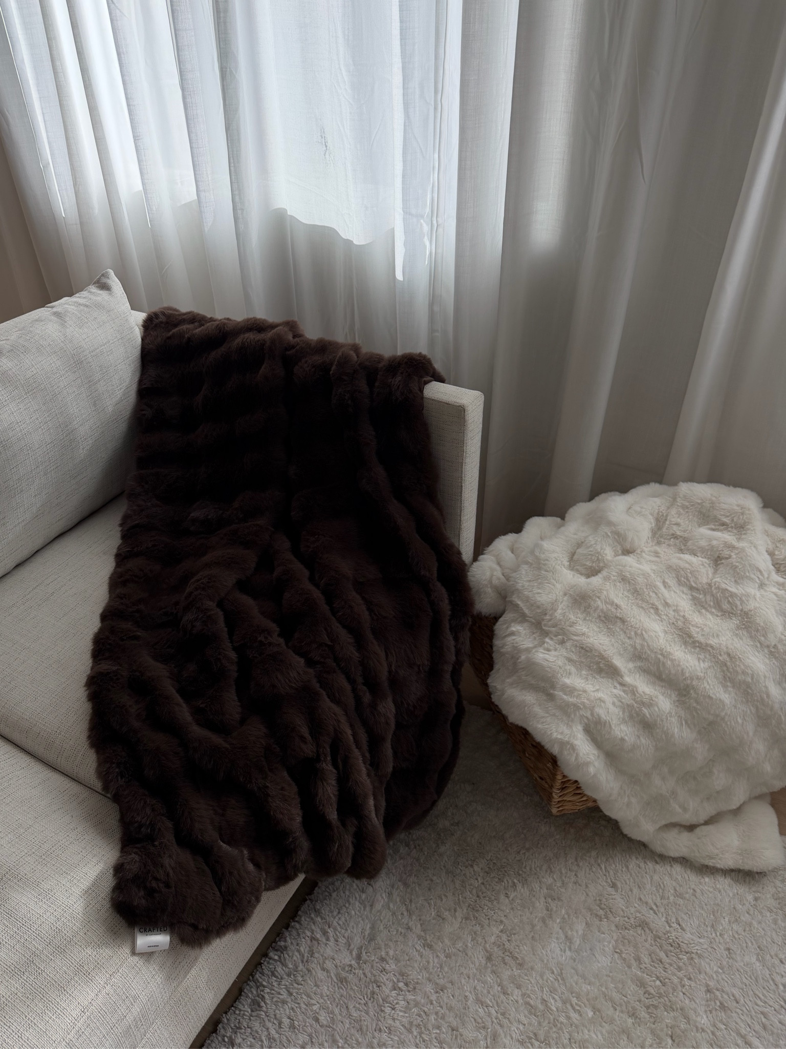 Lolaa Bubble Faux Dupe blankets 💫

#LTKdayinmylife #LTKHome