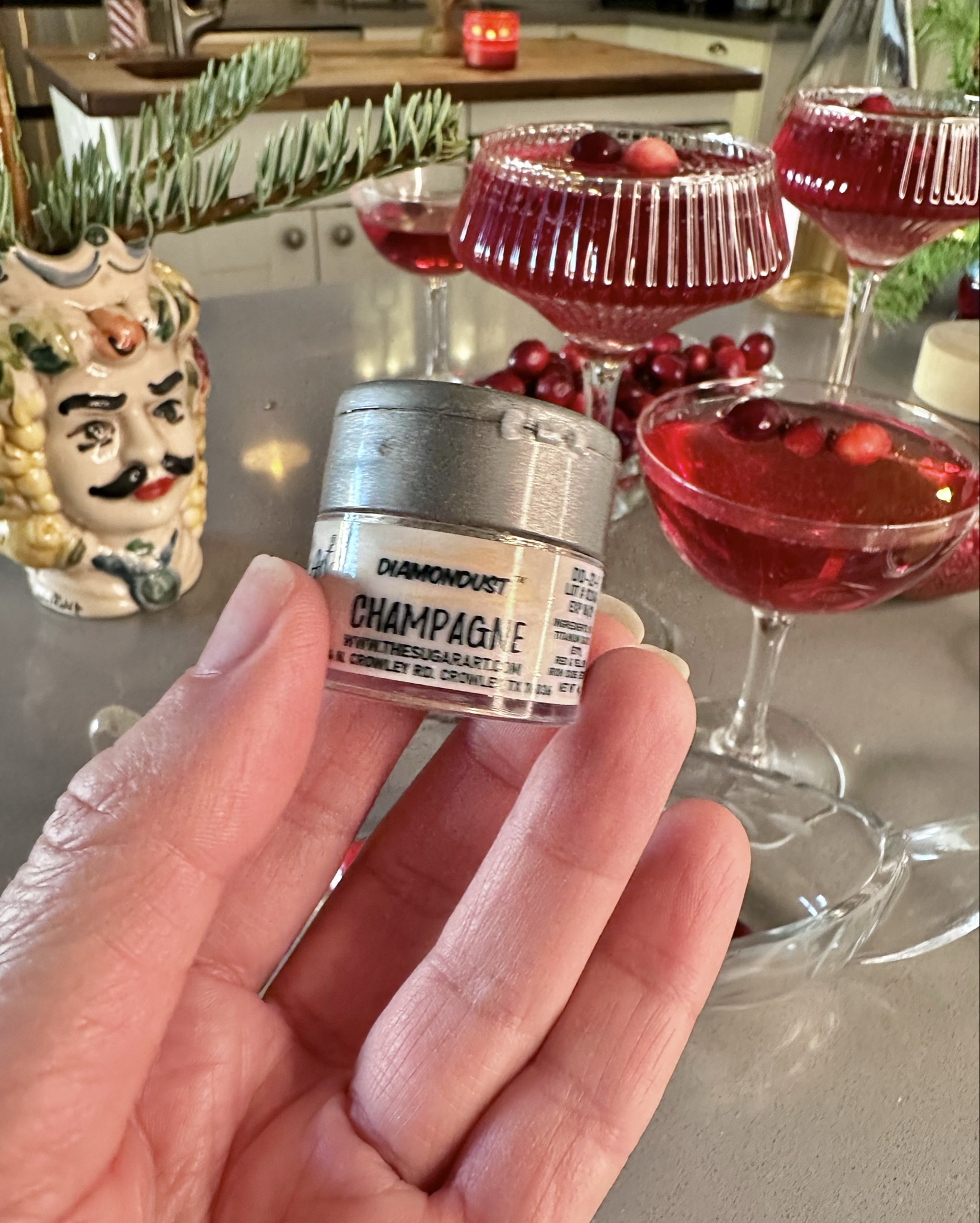 Add a little sparkle to your drinks this holiday season. This edible glitter makes all drinks shimmer.  

#LTKHoliday #LTKGiftGuide