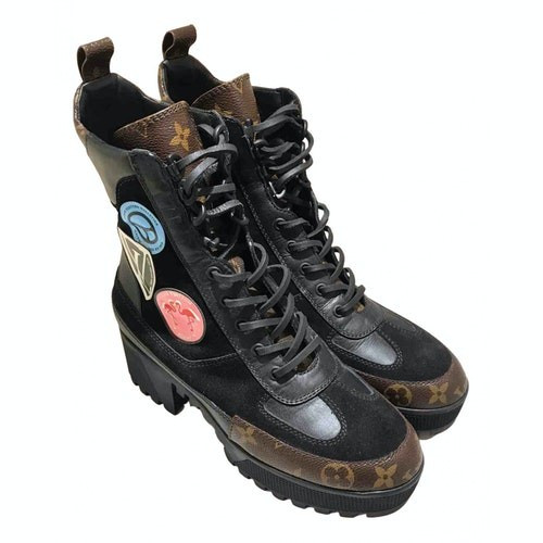Laureate ankle lace up boots Louis Vuitton Black size 39 EU in Suede - 12287586 | Vestiaire Collective (Global)