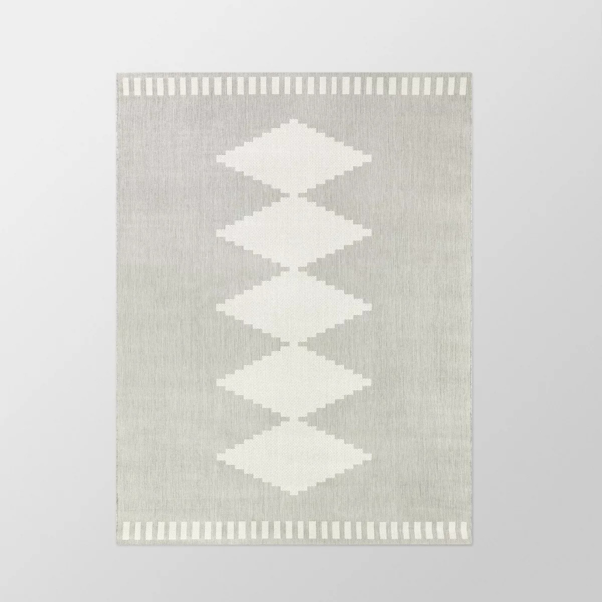 5'3"x7' Diamond Outdoor Rug Cream - Threshold™ | Target
