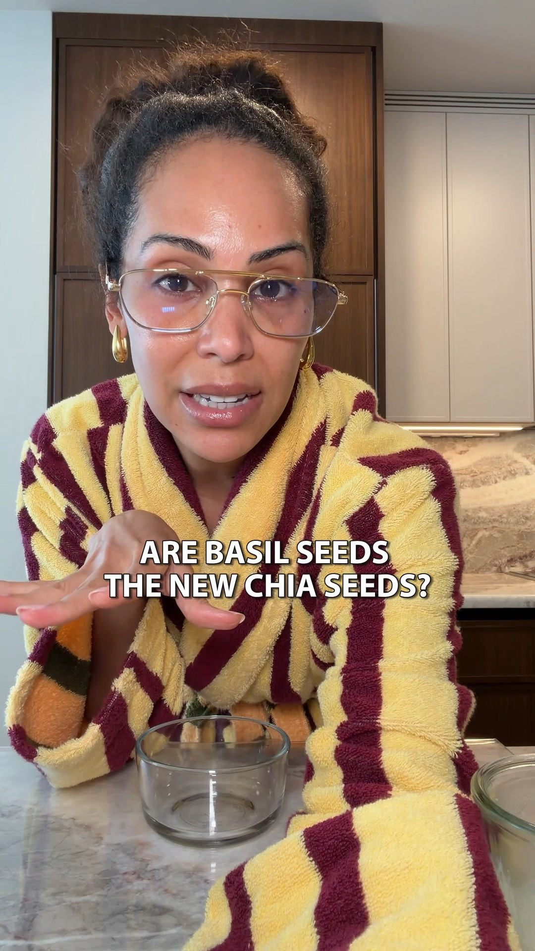 are basil seeds the new chia seeds? i've been loving them! i do the same overnight method but basil seeds have DOUBLE the fiber, double the calcium, double the potassium, and 10x the prebiotics of chia + they taste/look the same 🌿. I'm OBSESSED!!

#basilseedbenefits #chiaseedalternative #guthealth #antiinflammatorybreakfast #fiber

