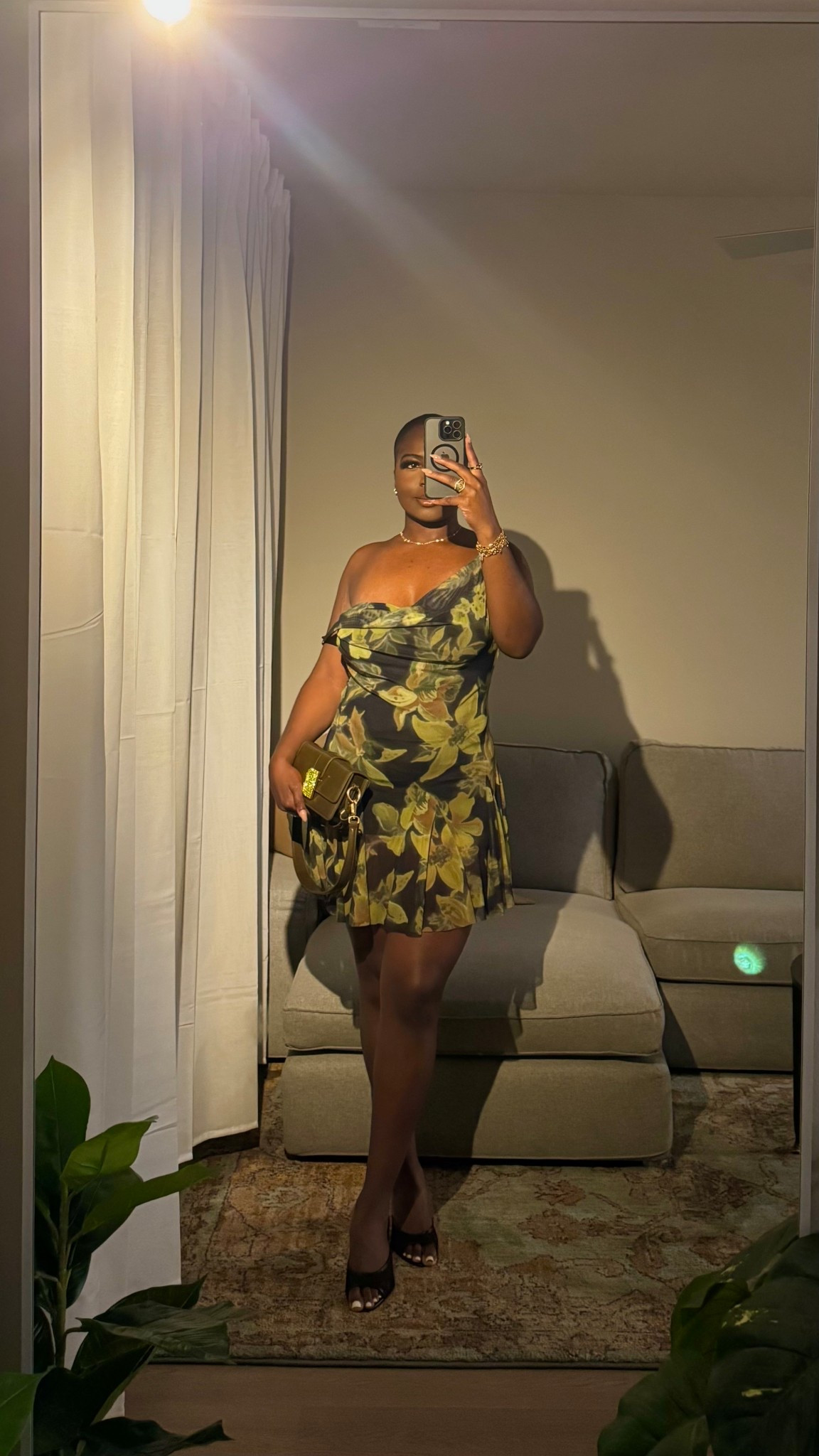 OOTD
Zara Dress : 5039/133
Bag: Brandon Blackwood MEDIUM NIA BAG

#LTKFindsUnder50 #LTKBeauty #LTKStyleTip