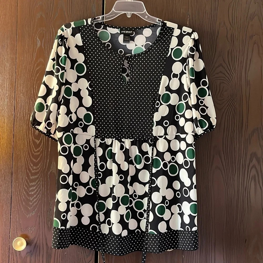 Lane Bryant short sleeved black top with white and green dots. Size 18/20. | Poshmark