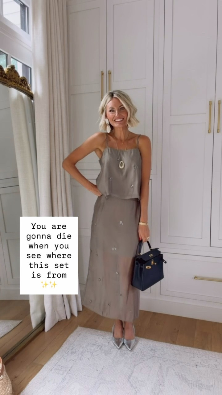 How cute is this matching set?! So many ways you could style this for a date night or dinner with friends! Wearing XS in the top. 

Loverly Grey, Loft, matching set, date night outfit, sale alert

#LTKootd #LTKSaleAlert