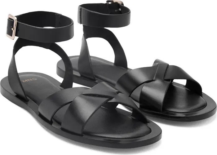 Spring sandals, summer sandals, summer trends, spring trends 
Black strap, sandals

#LTKSeasonal #LTKootd #LTKFestival