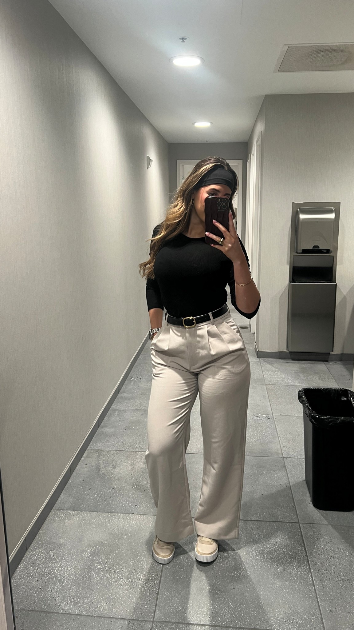 Corporate OOTD

Size 26 in Abercrombie pants
