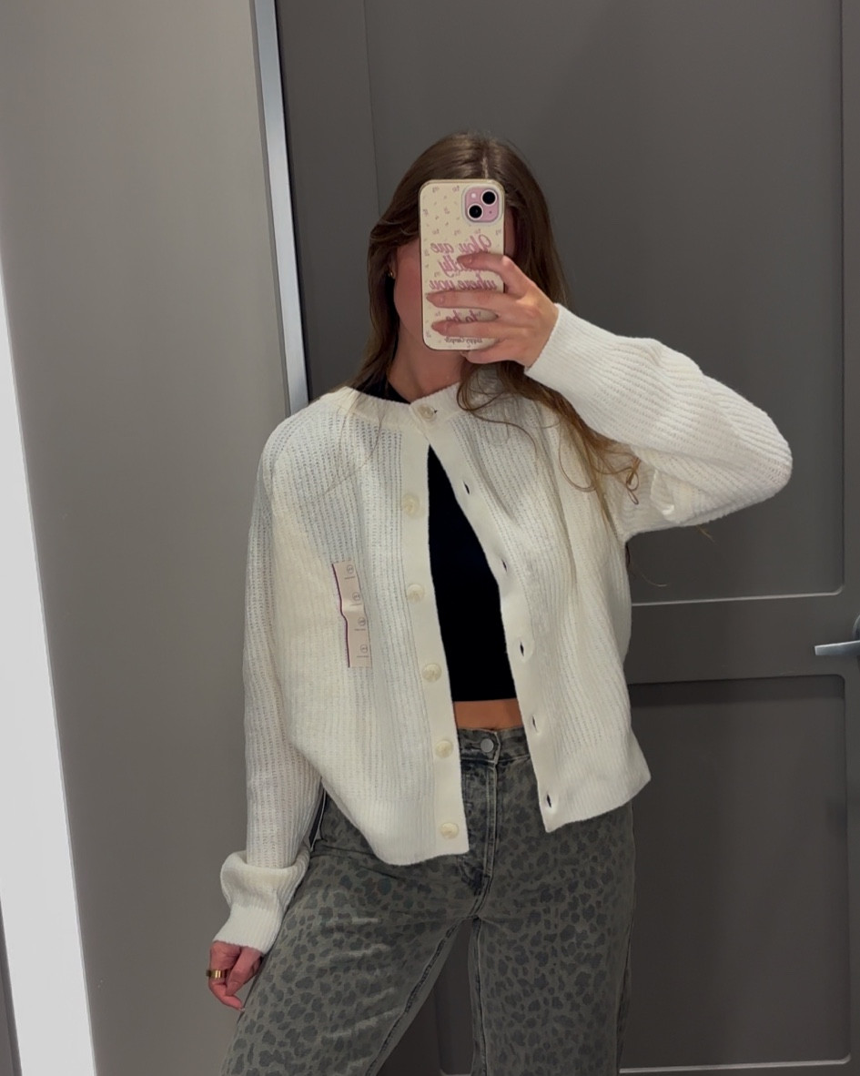 Love this cardi! Wearing a size XXL for an oversized fit! 

#LTKHoliday