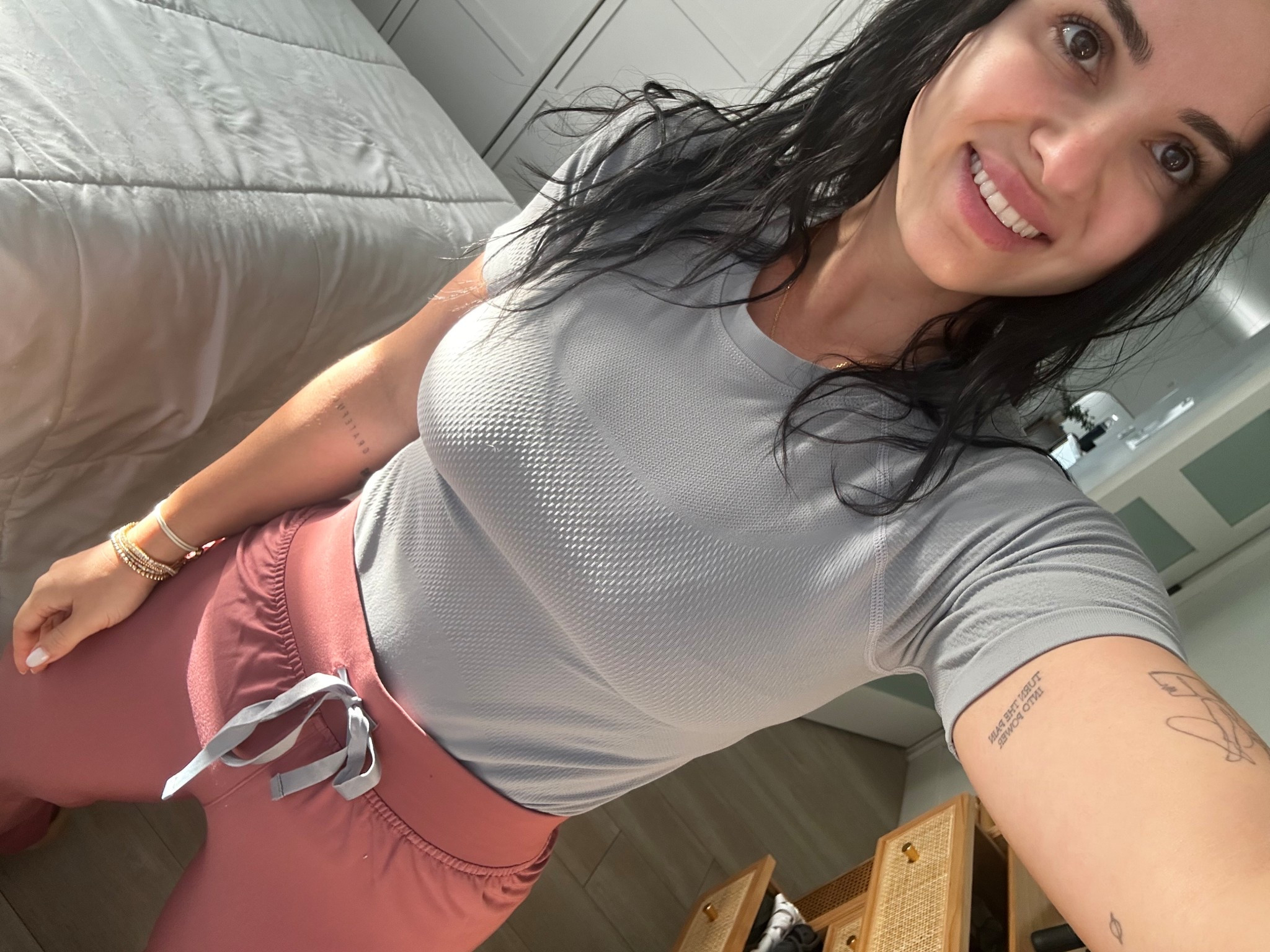 Small in Amazon top, xs petite in figs bottoms and a M DD in skims 

#LTKPetite #LTKSaleAlert