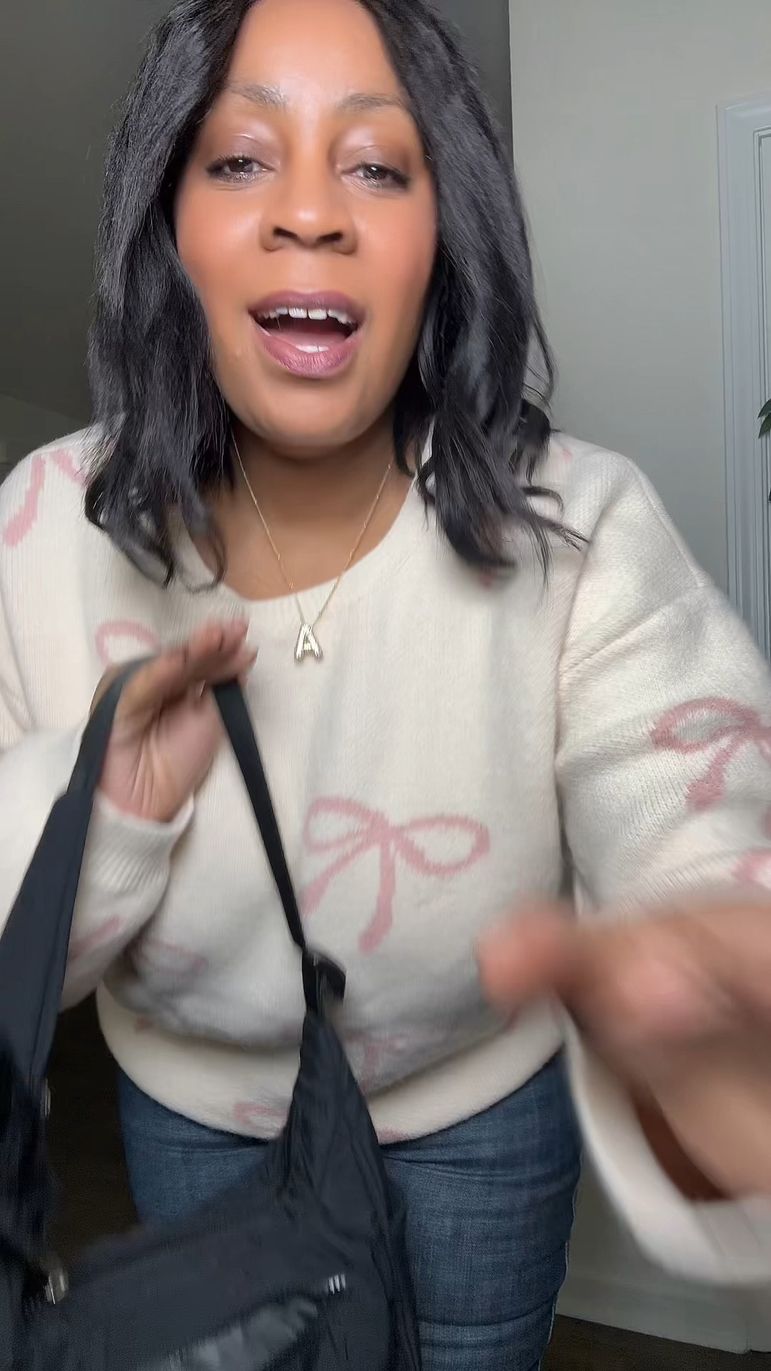 Love this small puffer bag and I added this velvet bow to the strap. This handbag looks small but fits so much!! 

#LTKStyleTip #LTKFindsUnder50 #LTKItBag