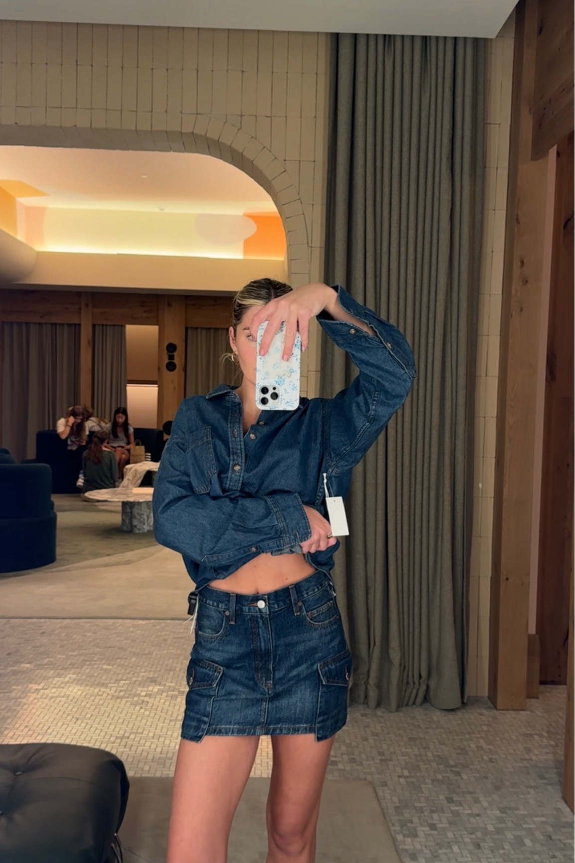 Aritzia Try On Haul!! I love the denim on denim look!! 
wearing size 0 in skirt 

aritzia, try on haul, fall fashion, trendy fashion, aritzia too, aritzia jeans, aritzia fashion, chic style 

#LTKStyleTip