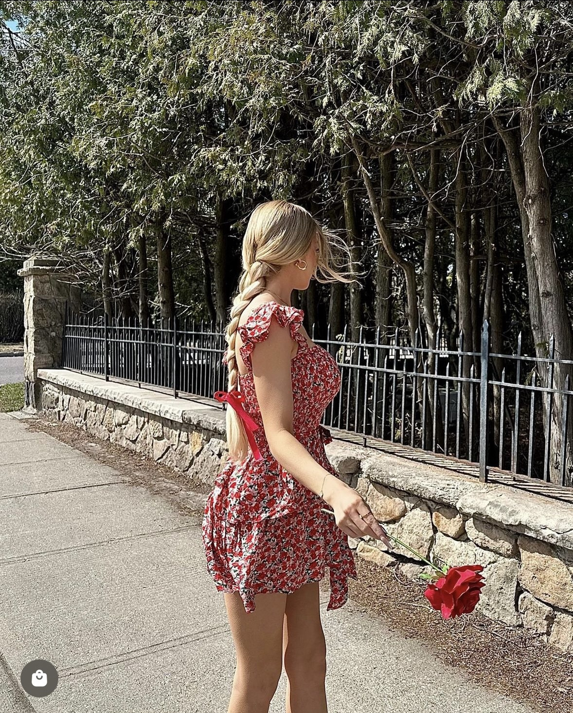 roses are red, violets are blue ♡ use my code for 20% off: KAT20 
.
.
#springoutfit #springoutfits #girlyoutfits #outfitinspiration #romper 

#LTKspring #LTKstyletip #LTKsummer