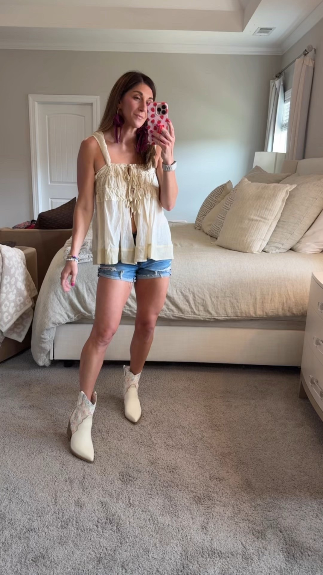 Top is tts-wearing a medium 
Shorts are AE American Eagle tts-6
Boots are Pink Lily- tts:8
Linked jewelry and loopy case too-code: watsonansley10 for 10% off

Tank | shorts | denim | boots | concert | country | necklaces | Allie + Bess | shorts | mom style | going out | fashion | dress up



#LTKFindsUnder50 #LTKStyleTip #LTKSeasonal