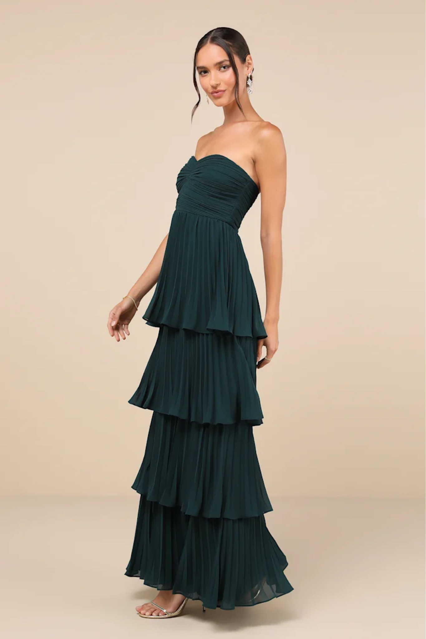 Emerald tiered wedding guest dress look, so elegant for a formal night! 

#LTKMostLoved #LTKParties #LTKWedding