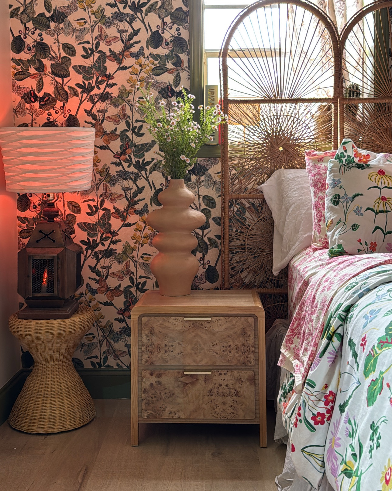 these nightstand come FULLY assembled 👏🏻