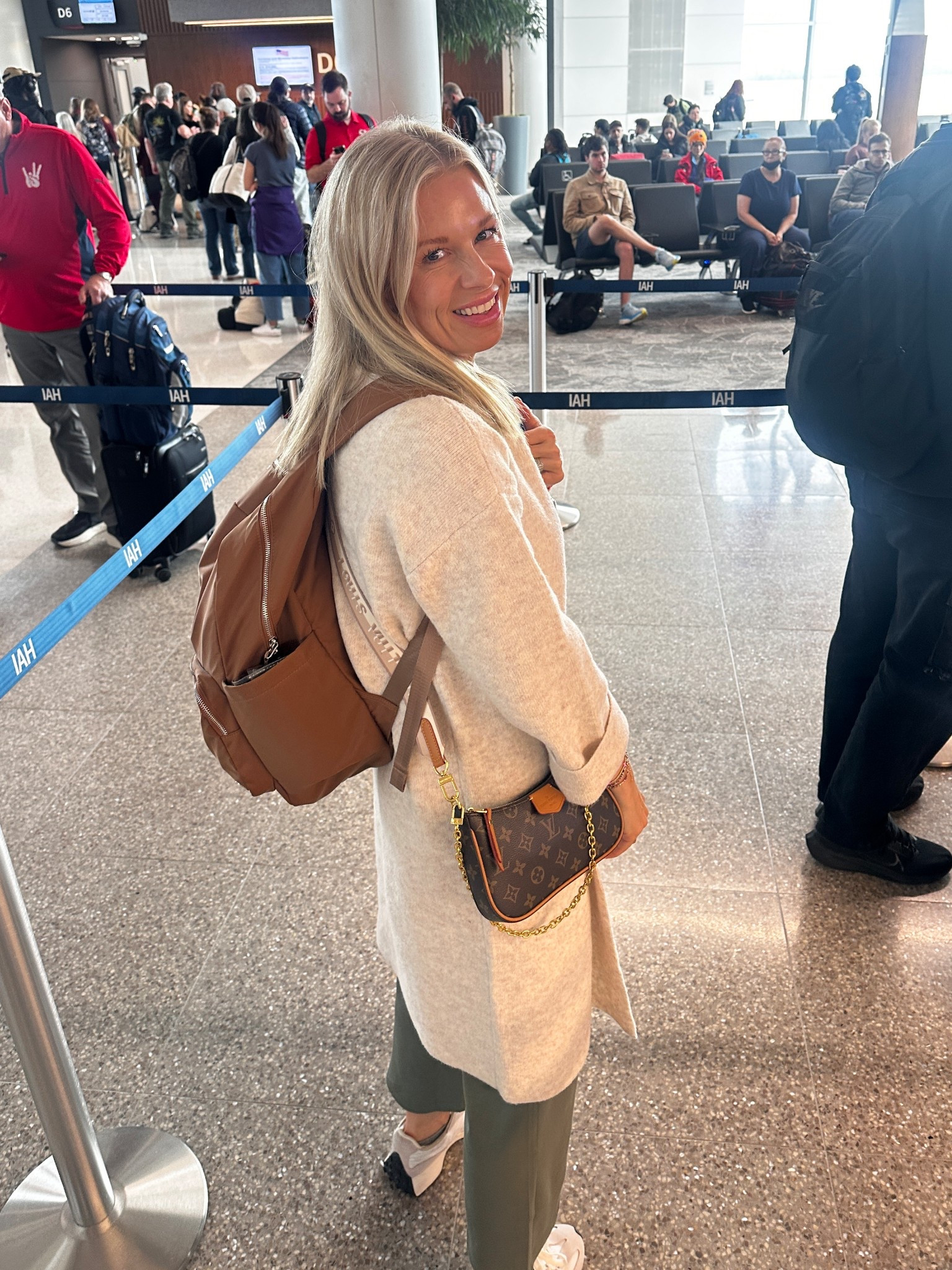 All the travel faves ✈️

#LTKOver40 #LTKFindsUnder50 #LTKTravel