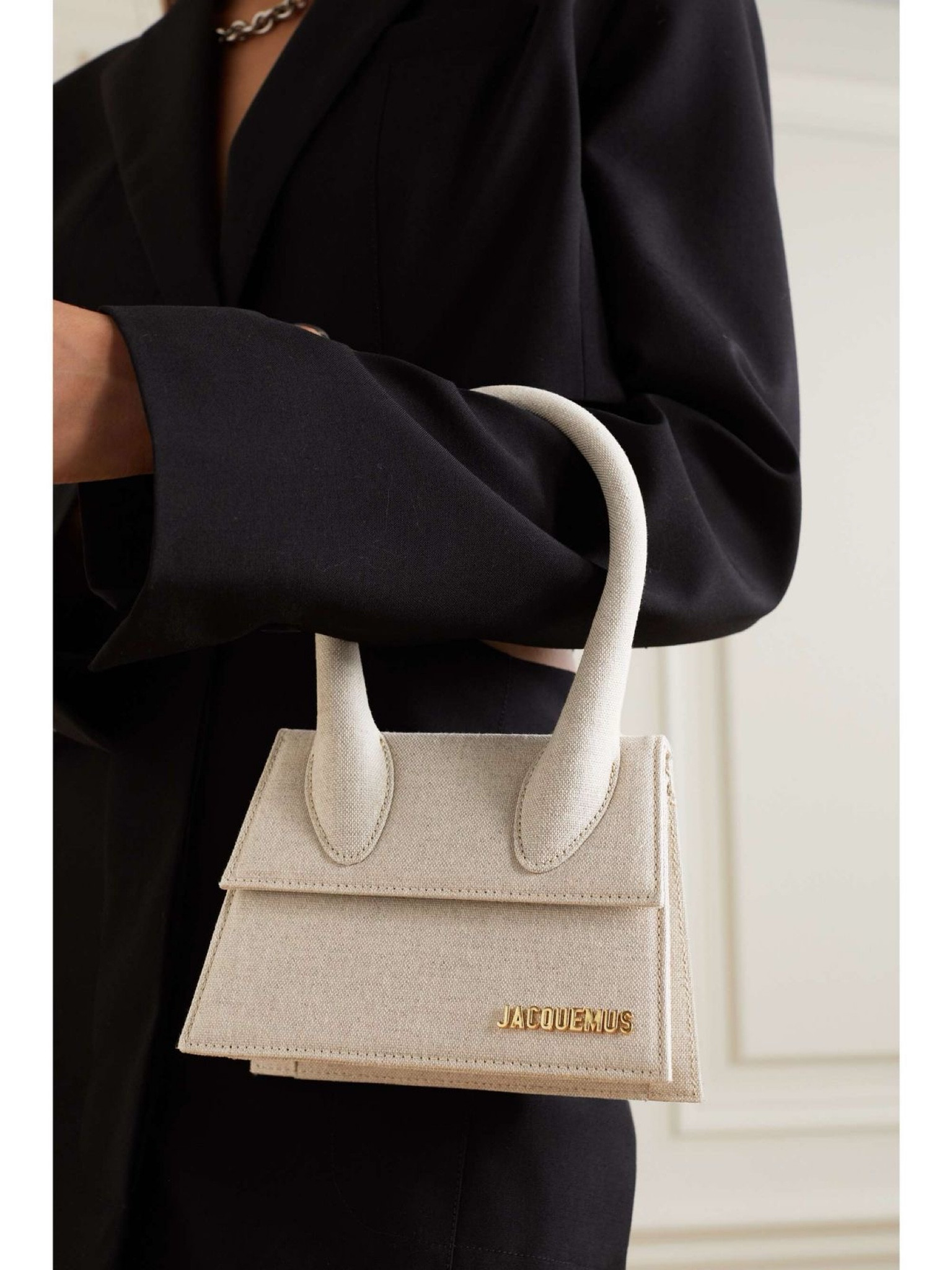 JACQUEMUS Le Chiquito Moyen mini canvas tote, now 50% off! available for $450, down from $900✨#LTKxNSale

#LTKSaleAlert #LTKItBag