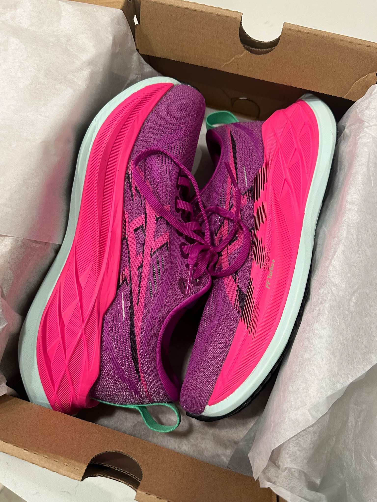 absolutely OBSESSED and can’t wait to run in these! tried to link as many websites as possible bc sizes are limited😭

#LTKShoeCrush #LTKActive