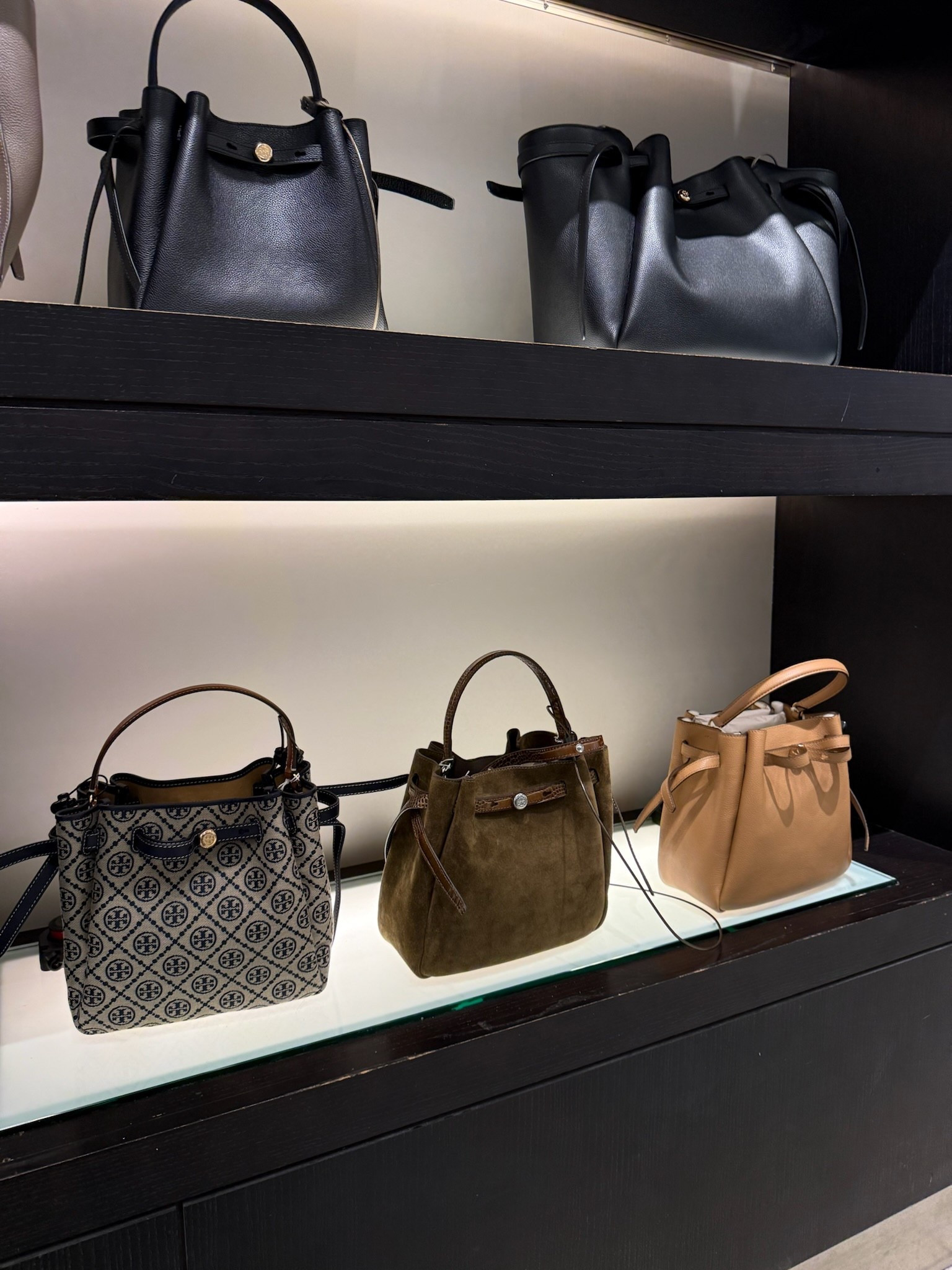 I saw these beautiful handbags and I loved them so much! The shape and the different types of leather or fabric options! My eye went straight to the suede one in the middle but the black one is so pretty too! I think they could be perfect for everyday use. All linked⬆️

#Itkcreator #Itkfinds
#Itkwatchnow #nordstrom #nordstromfinds
#handbag #toryburch #suede #fall #falloutfits #fallfashion

#LTKootd #LTKHoliday #LTKSeasonal