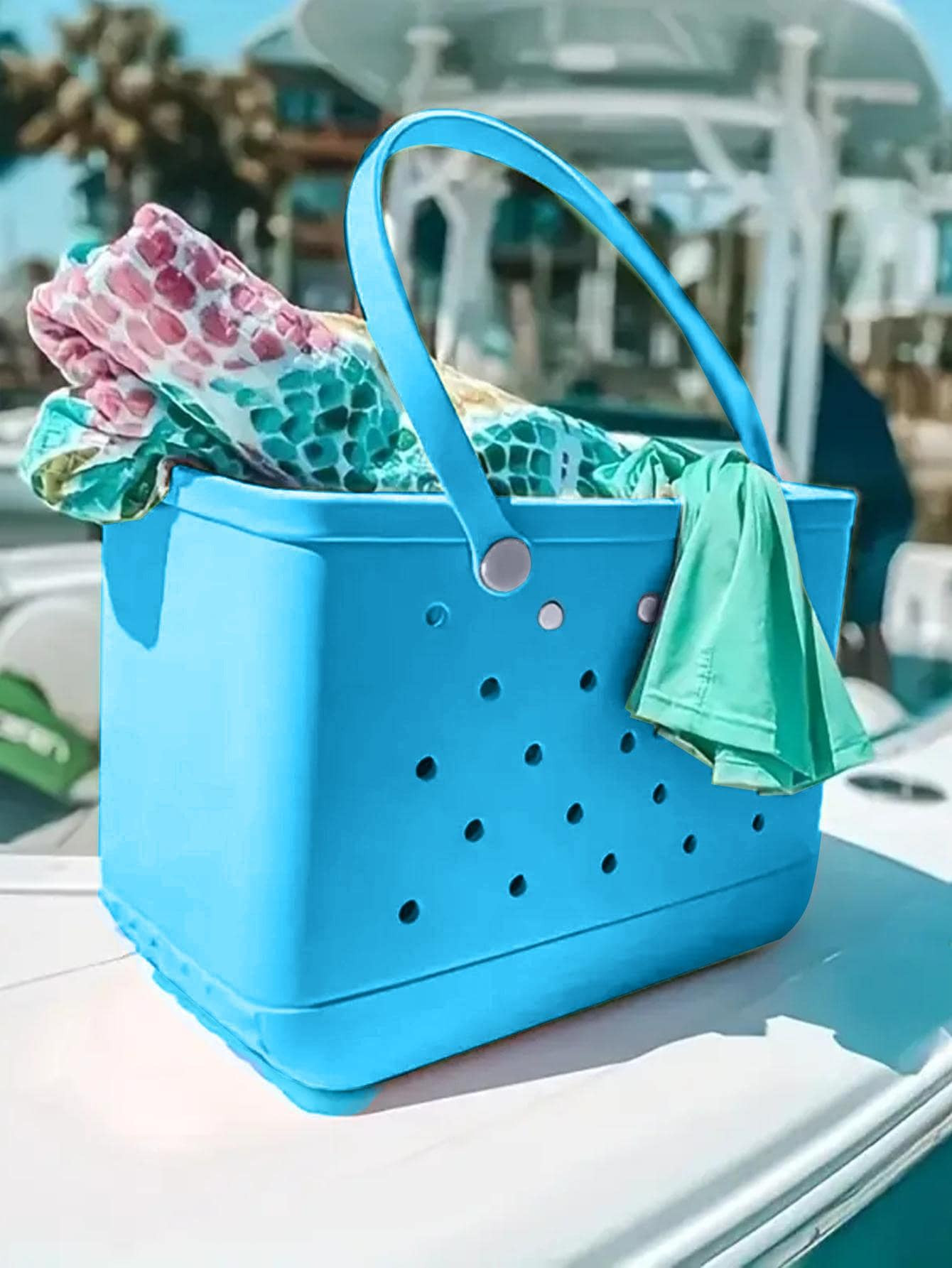 $27.80        
    (4)
       
      New
     
      Solid Color Waterproof Beach Bag Portable Ha... | SHEIN