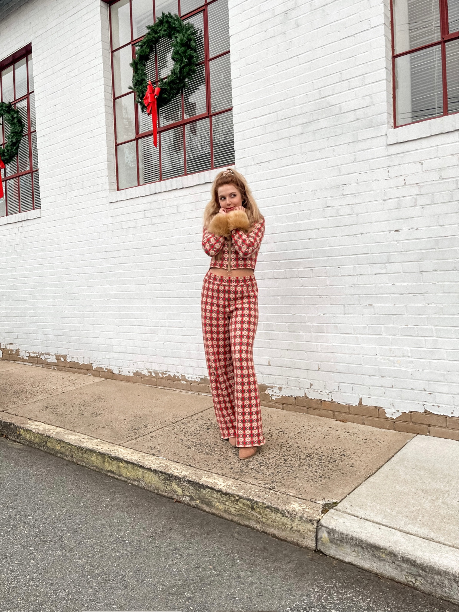 It’s beginning to look a lot like Christmas! 🎄❄️✨ love this #showmeyourmumu matching set! 🤩
•
•
•
#matchingset #winterfashion #winterstyle #neutralfashion #neutralstyle

#LTKstyletip #LTKSeasonal #LTKHoliday