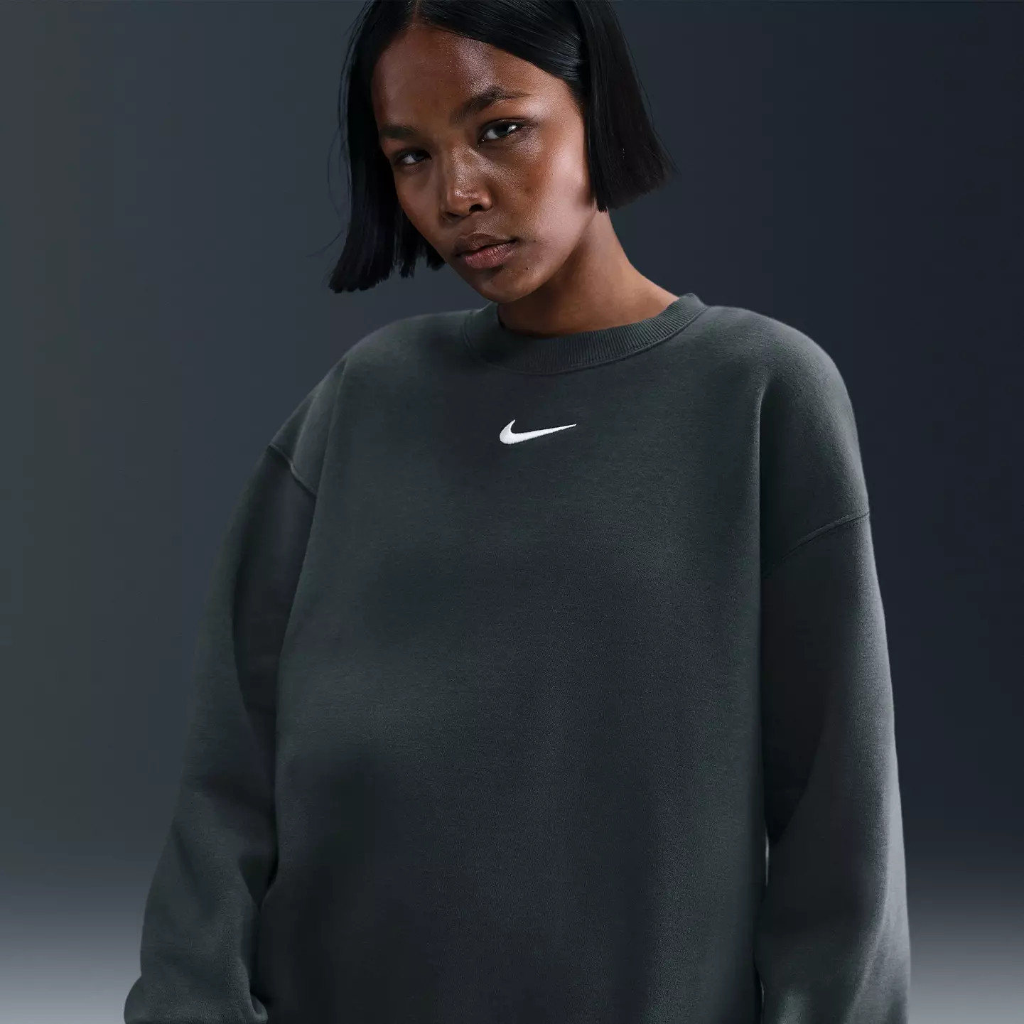 Nike Women's Sportswear Phoenix Fleece Oversized Crew-Neck Sweatshirt | DICK'S Sporting Goods