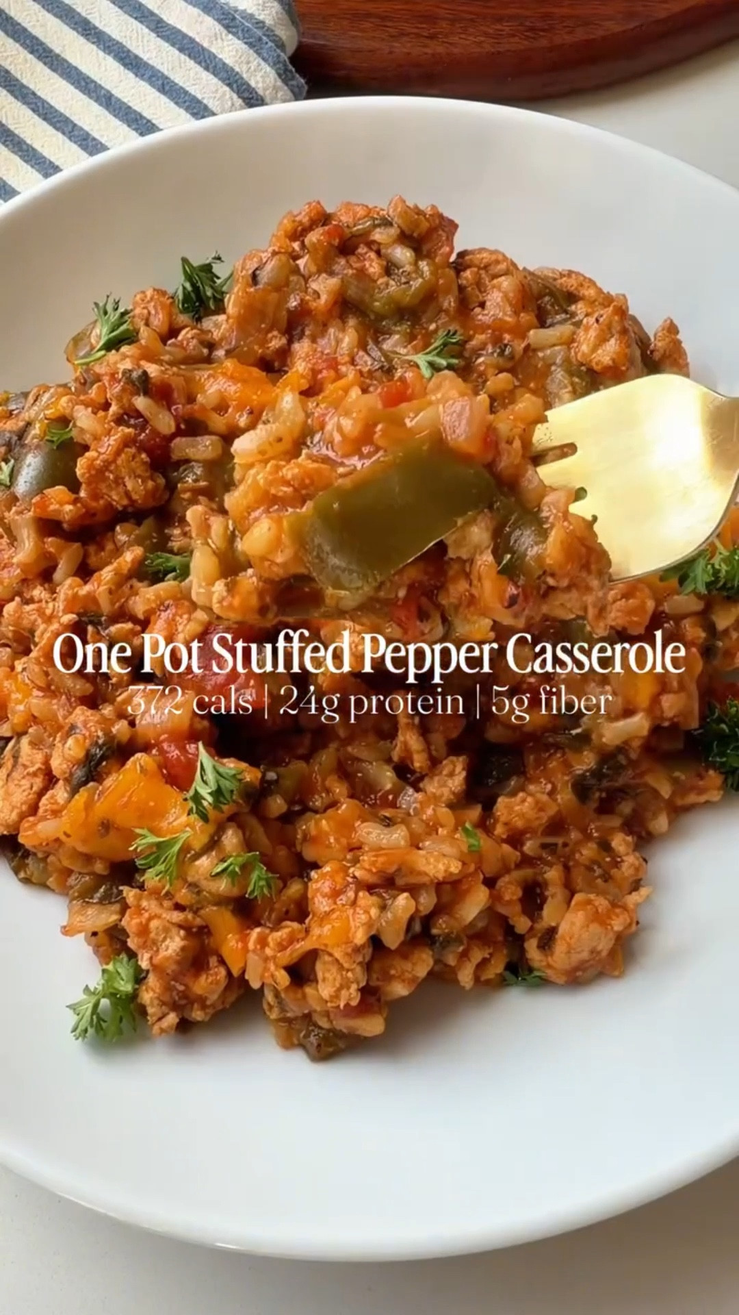 One pot, no stuffing, no baking, no fuss! Just simple ingredients that turn into the most comforting bowl.

Each serving has 24g protein, 5g fiber, and 372 calories, but it tastes like the classic stuffed peppers I grew up eating. It’s filling, macro-friendly, and perfect for busy weeknights.



one pot stuffed pepper casserole | healthy dinner ideas | high protein dinner | winter comfort food | easy weeknight meals | macro friendly recipes | one pot meals | family friendly dinners

https://www.eatingbirdfood.com/stuffed-pepper-casserole/

#LTKfoodie #LTKSeasonal #LTKfitnessgoals