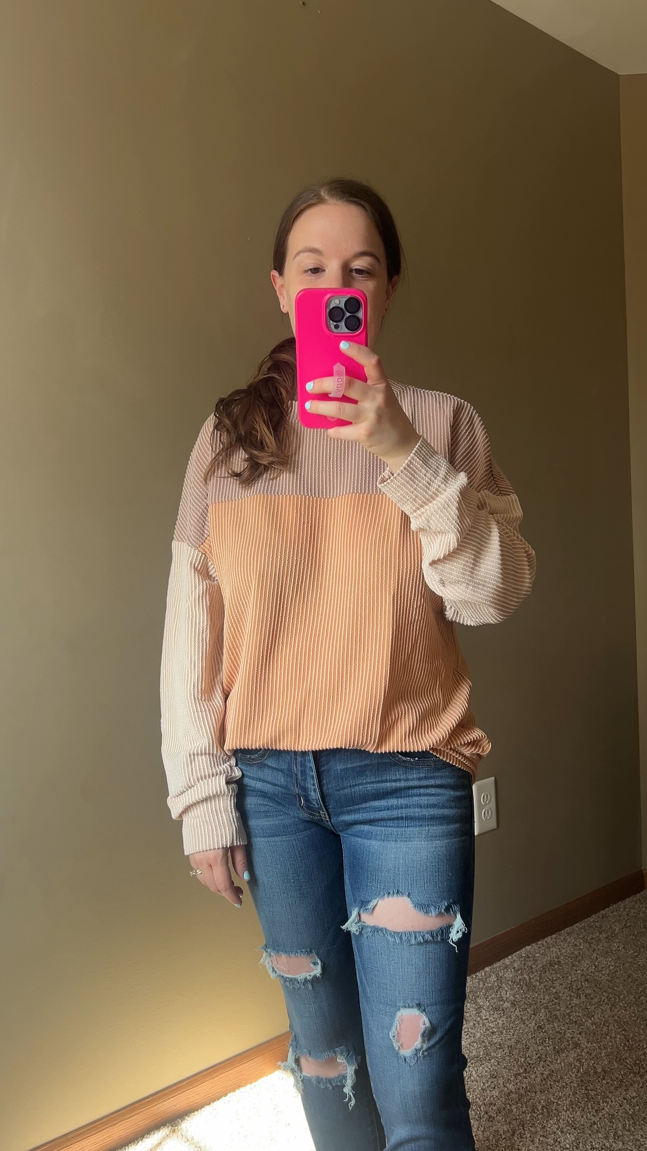 Comfy but versatile top from Amazon! This can be dressed up or down & I love the colorblock!

#LTKStyleTip #LTKWorkwear #LTKFindsUnder50