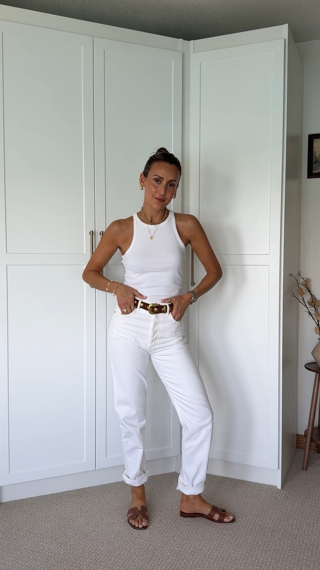 Day 1 of 7 Days of Pinterest Inspired Chic Spring Outfits 

Oversized blazer, white tank, high waisted white jeans, studded belt, tan sandals and suede tote.

Blazer XS - fits oversized
Jeans 25 tts, high waisted 
Belt small 

#LTKItBag #LTKWatchNow #LTKStyleTip