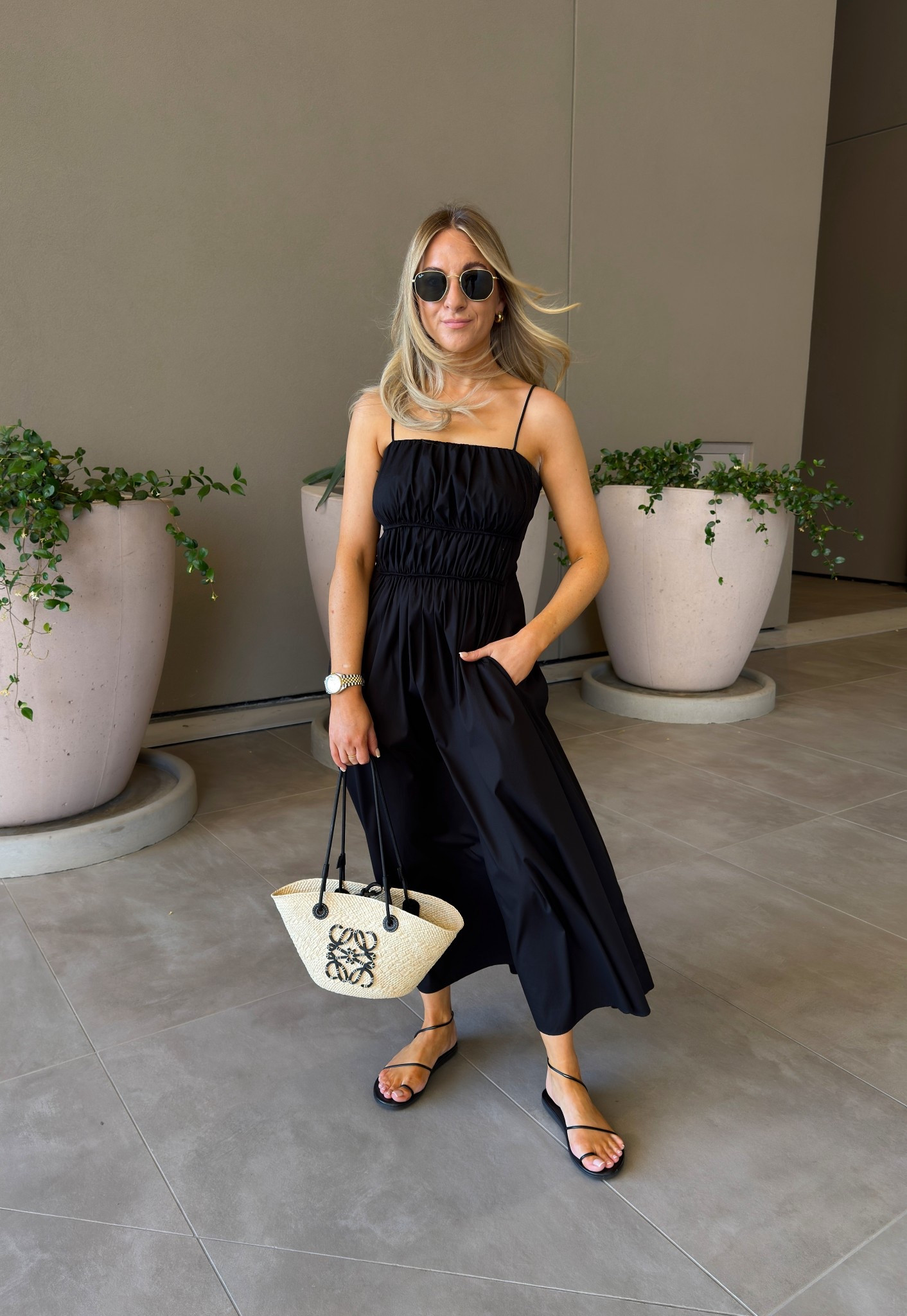 Minimal summer dress.


#LTKAroundTheWorld #LTKsummer #LTKstyletip