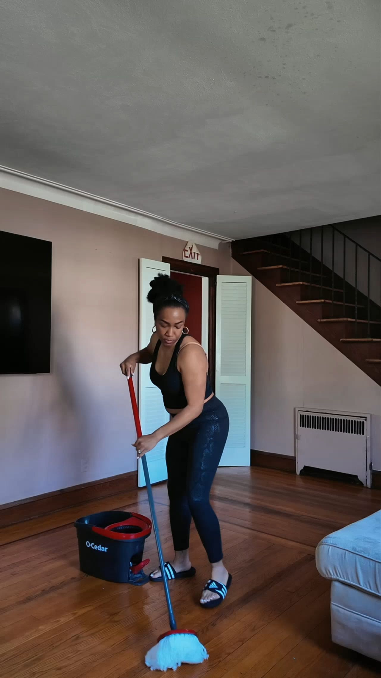 My back is giving 40-something and this mop changed everything. The O-Cedar EasyWring Spin Mop wrings out with a foot pedal — no bending, no heavy lifting, no second guessing. Clean floors without the effort. Save this for your home cleaning routine.

#OCedar #SpinMop #CleanHome #HomeFinds #CleaningHacks #HomeEssentials #CleanTok

#LTKmomlife #LTKOver40 #LTKHome