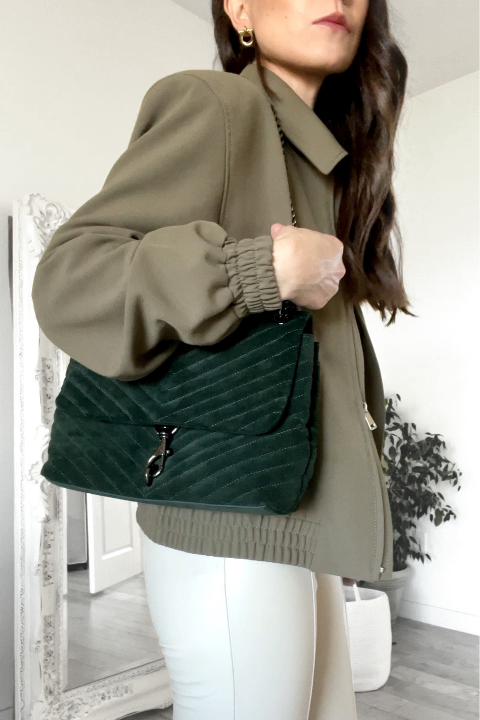 Green collared bomber jacket with green handbag 💚

#LTKworkwear