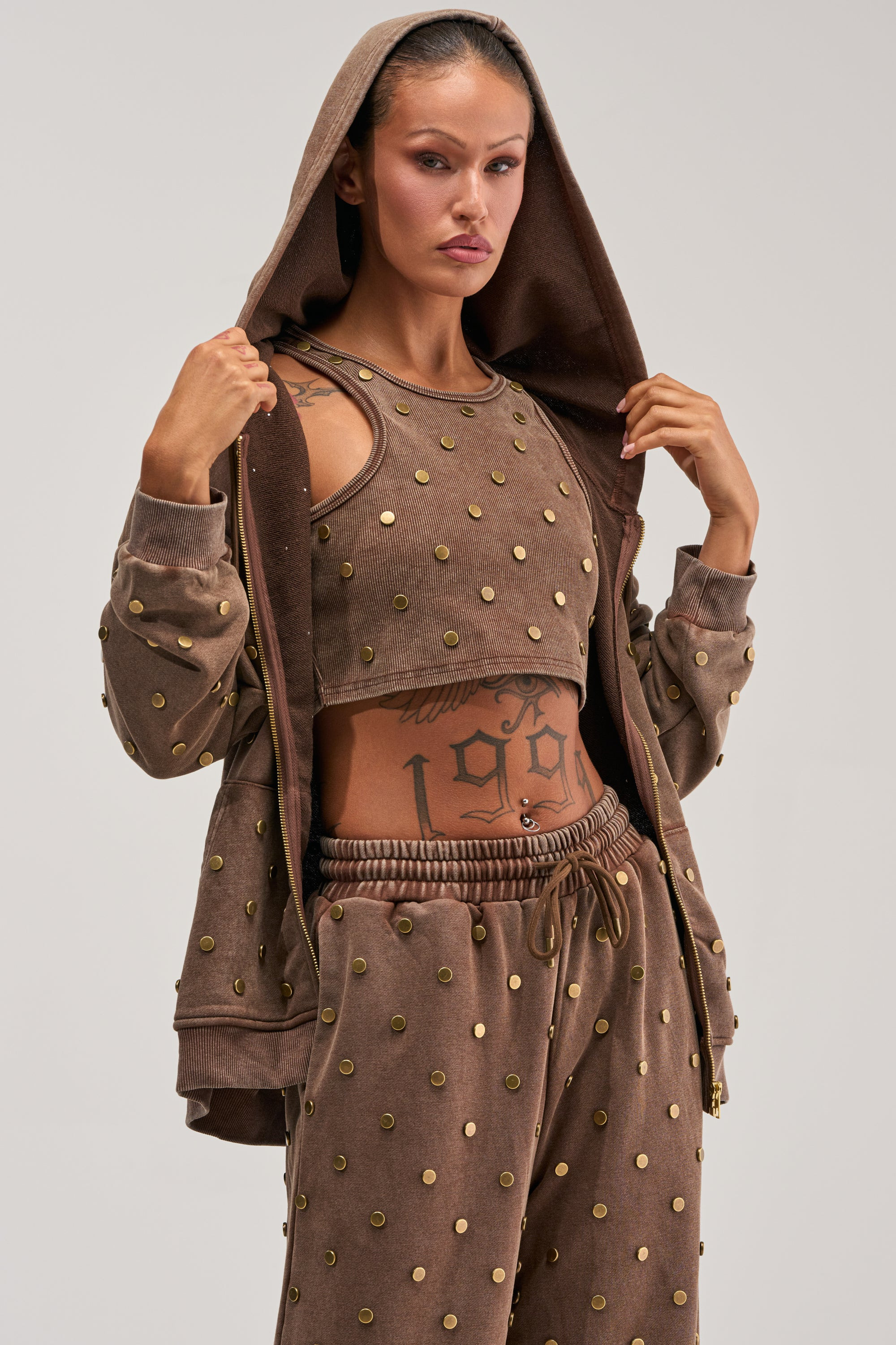POPPING OFF ZIP UP SWEATSHIRT IN BROWN | AKIRA