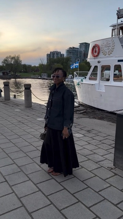 We outside ✌🏾

Dress @reformation, jacket @cheers_teps (Kyoto), purse, glasses @loewe