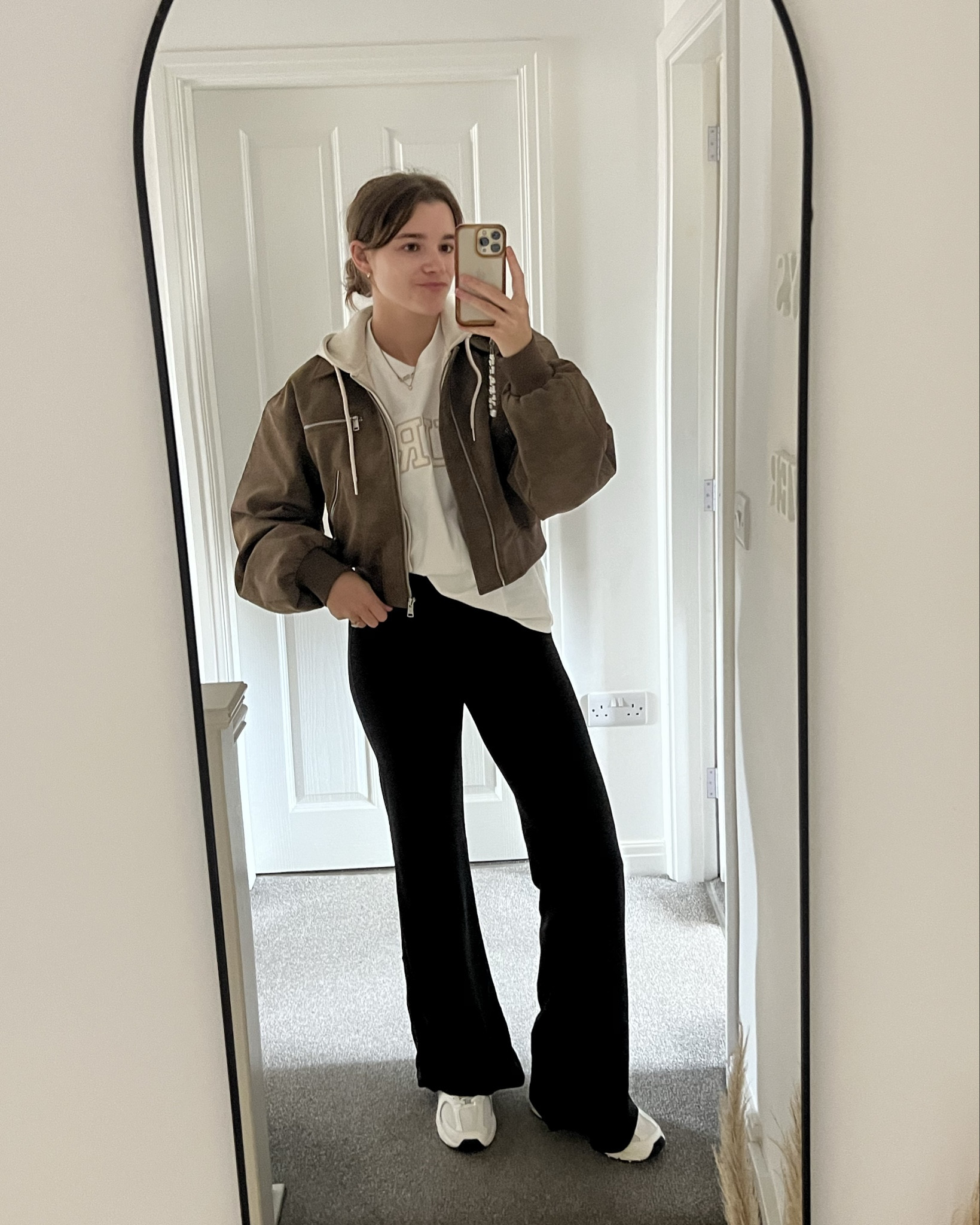 It’s giving casual autumn 🍂 

If you want a really cute but casual autumn outfit that’s gonna keep you warm but still serve, here she is 💅🏻 

I love layering a hoodie under my jackets!! It’s like the epitome of autumn casual, no?! And you cannot go wrong with these black flares-I wear them at least twice a week 😂 

 Autumn outfits, brown jacket, black flared pants, flared trousers, easy outfits, tall style, casual outfit inspo, easy outfits, fall style 

#LTKstyletip #LTKautumn #LTKuk