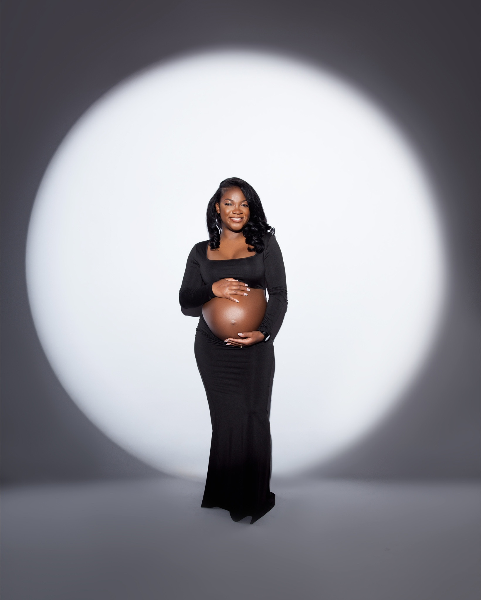 Happy 1st Mother’s Day to Me! Here’s what I wore for my maternity shoot. It’s beautiful, comfortable, and affordable.

And displays your pregnant belly excellently!

I’m wearing a size M and I was 8 months pregnant here. 🖤


#LTKFindsUnder50 #LTKBump #LTKBaby