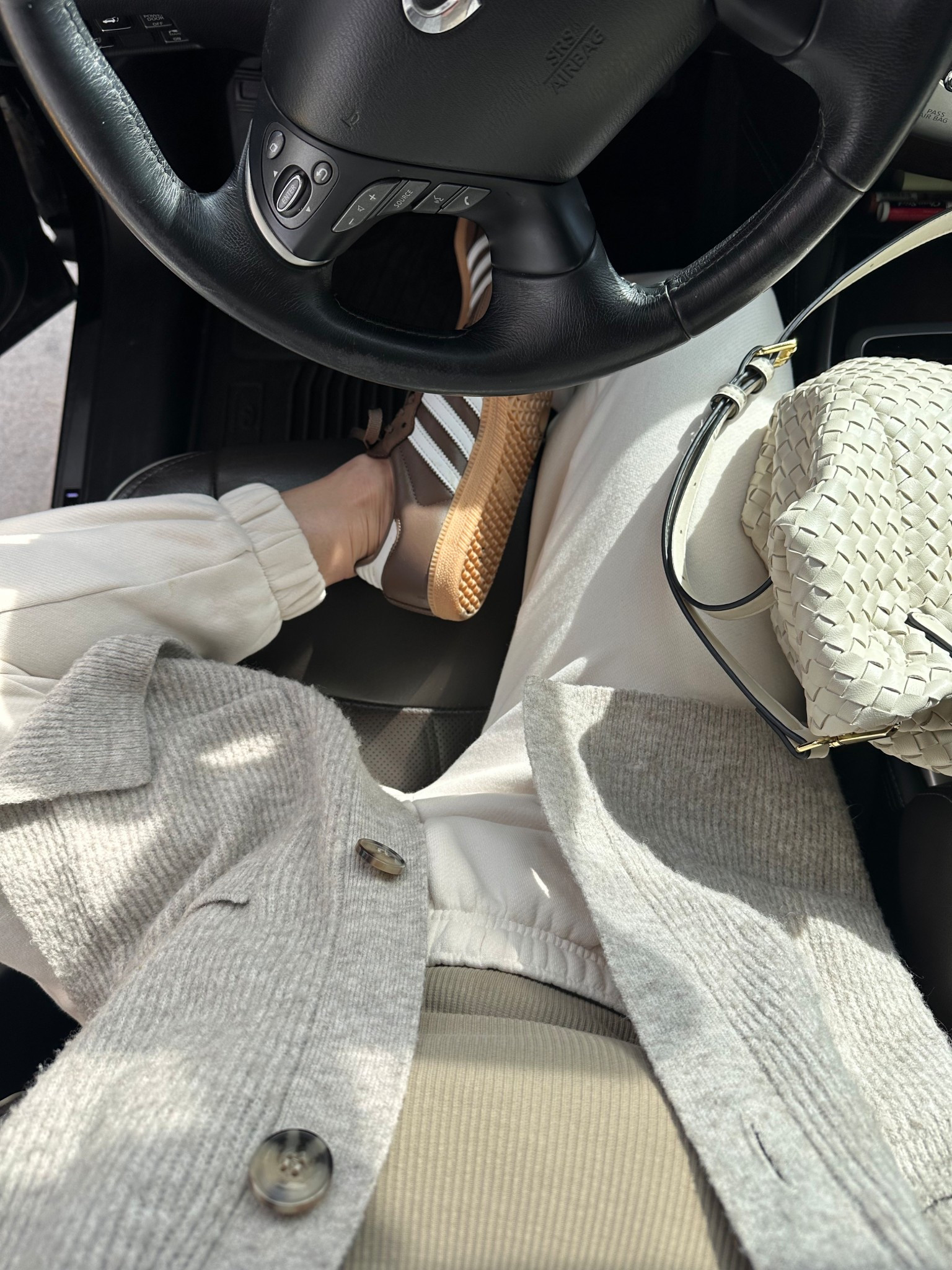 Mom outfit of the day | this quince cashmere cardigan on repeat all week , petite friendly GAP sweatpants and my favorite woven bag 

#LTKMidsize #LTKFindsUnder50 #LTKOver40