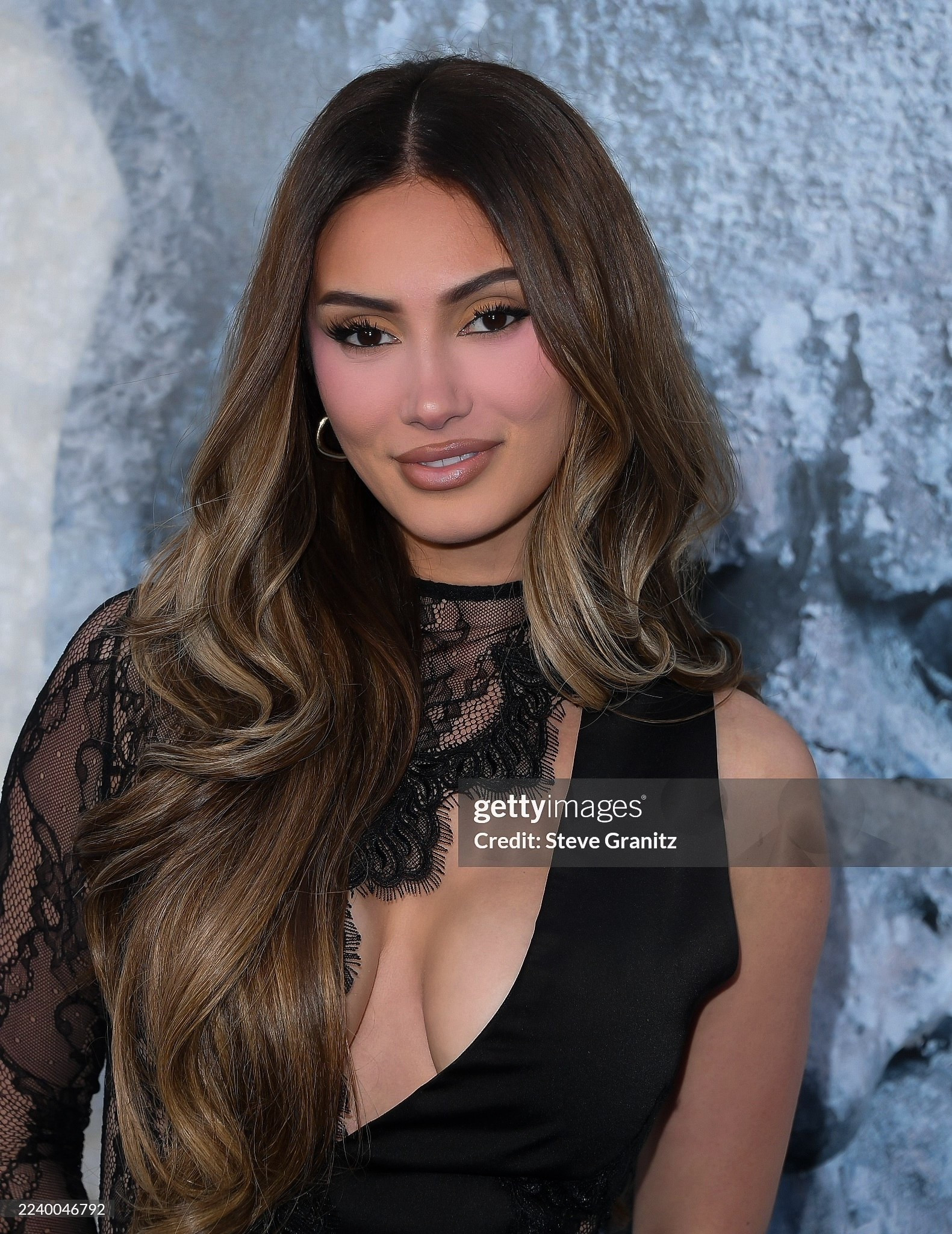 THIS LACE DRESS!😍😍😍