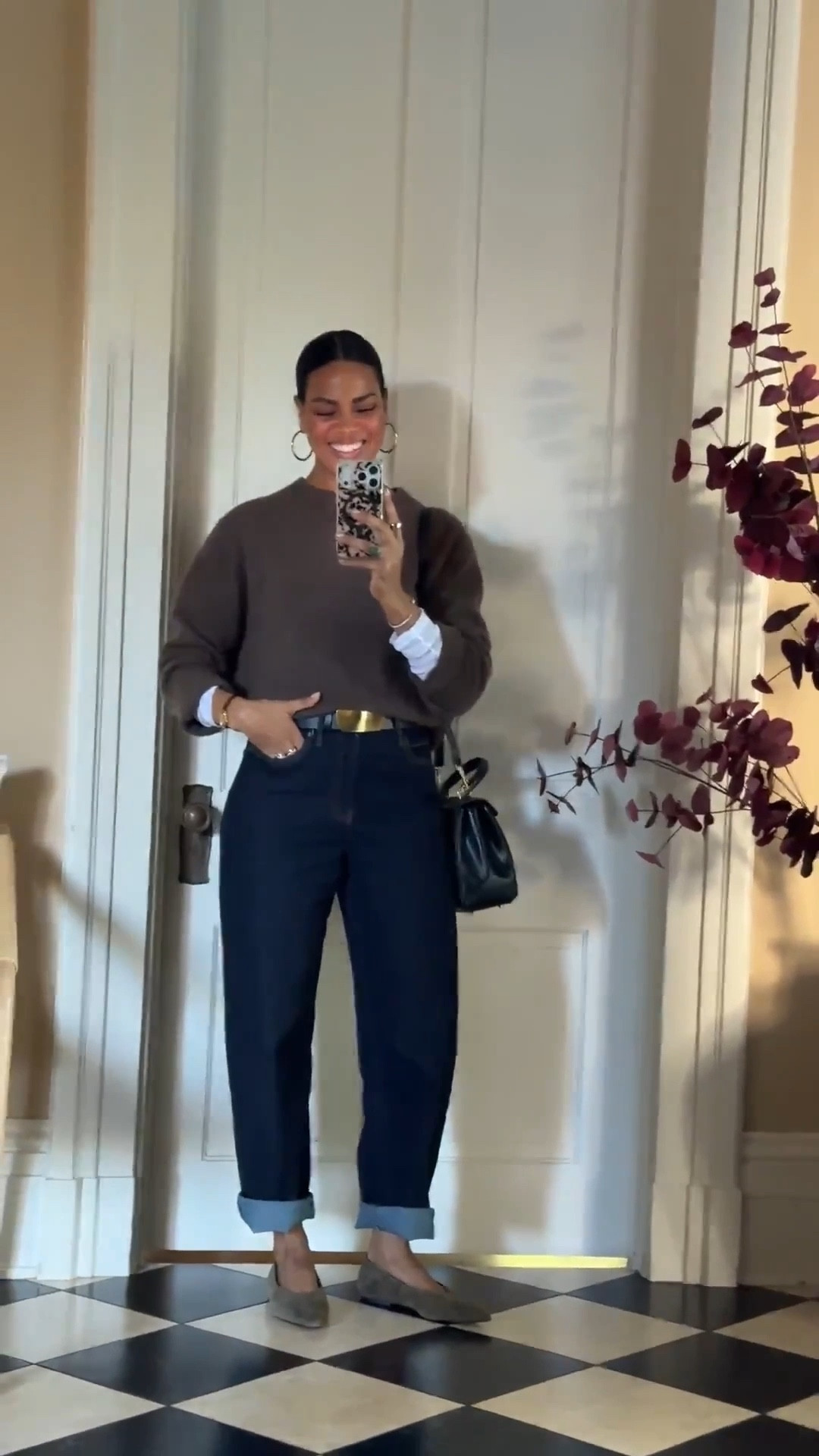 Outfit of the day! Quince cashmere sweater, Zara flats and t shirt, Walmart barrels, Amazon watch and earrings 



#LTKSeasonal #LTKFindsUnder50 #LTKootd