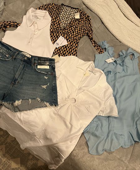Abercrombie sale haul! #abercrombie #jeanshorts #cutespringdresses

#LTKSale #LTKsalealert #LTKfit