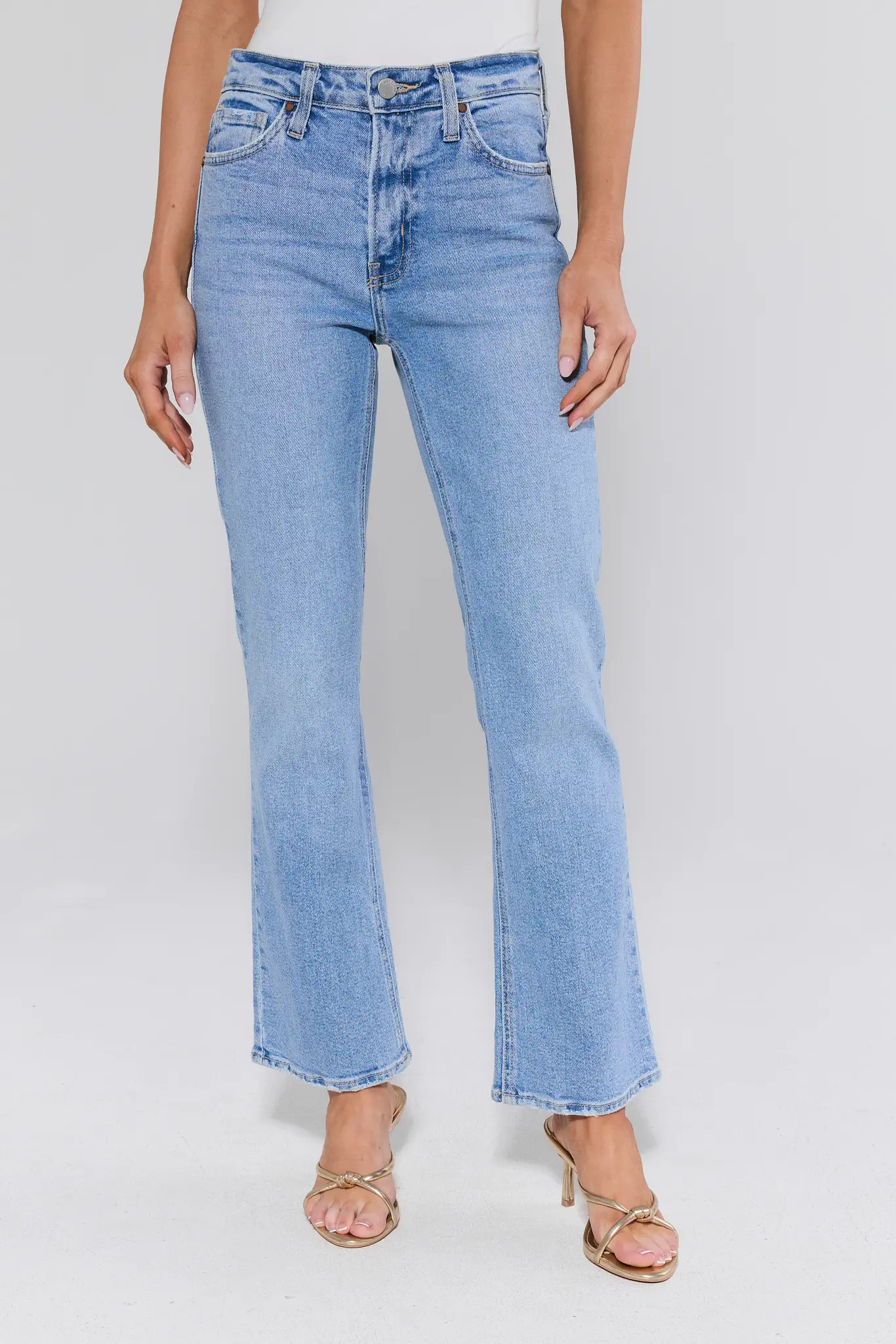 Laurel Light Wash Straight Leg Jeans | Avara