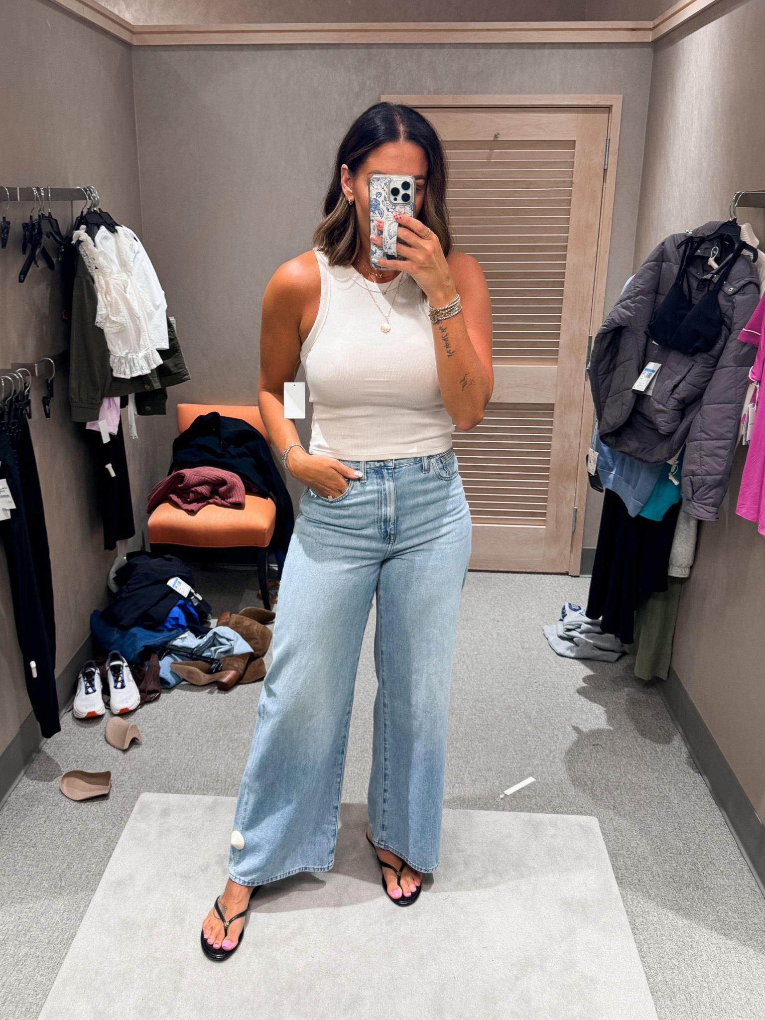 Top-smal
Jeans-27

#LTKxNSale #LTKStyleTip #LTKShoeCrush