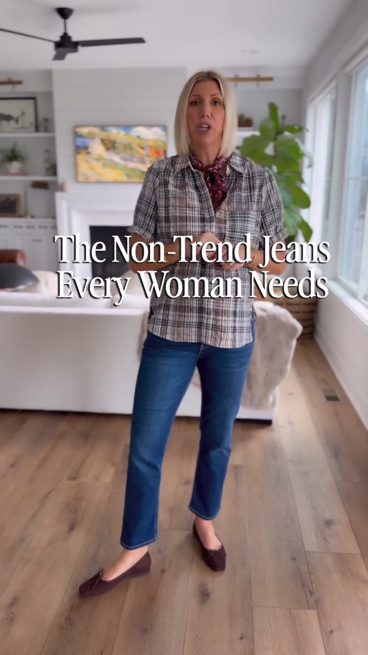 These are the anti-trend jeans that flatter every shape & always look elevated.

If I only have 1 pair of jeans in my wardrobe it would be these👏🏻 A year around staple.
- they go with all the shoes
-dress up for work, date night or down for everyday. 

* The key to the MOST flattering fit is to nail the length- they should hit right at the ankle bone.  Then you pick the rise that flatters your shape best👍🏻

Comment JEANS & I’ll send my top picks to your DM’s. 
https://liketk.it/6m7pd

#realmomstyle #denimfit #jeansforwomen