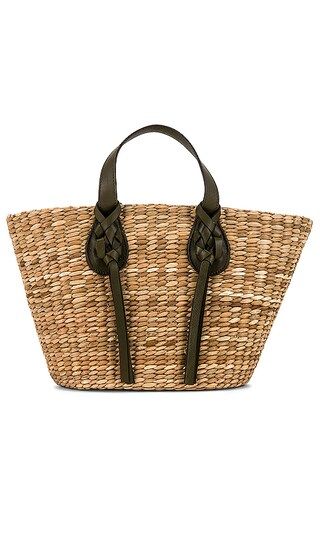 Seaview Day Basket в цвете Natural | Revolve Clothing (Global)