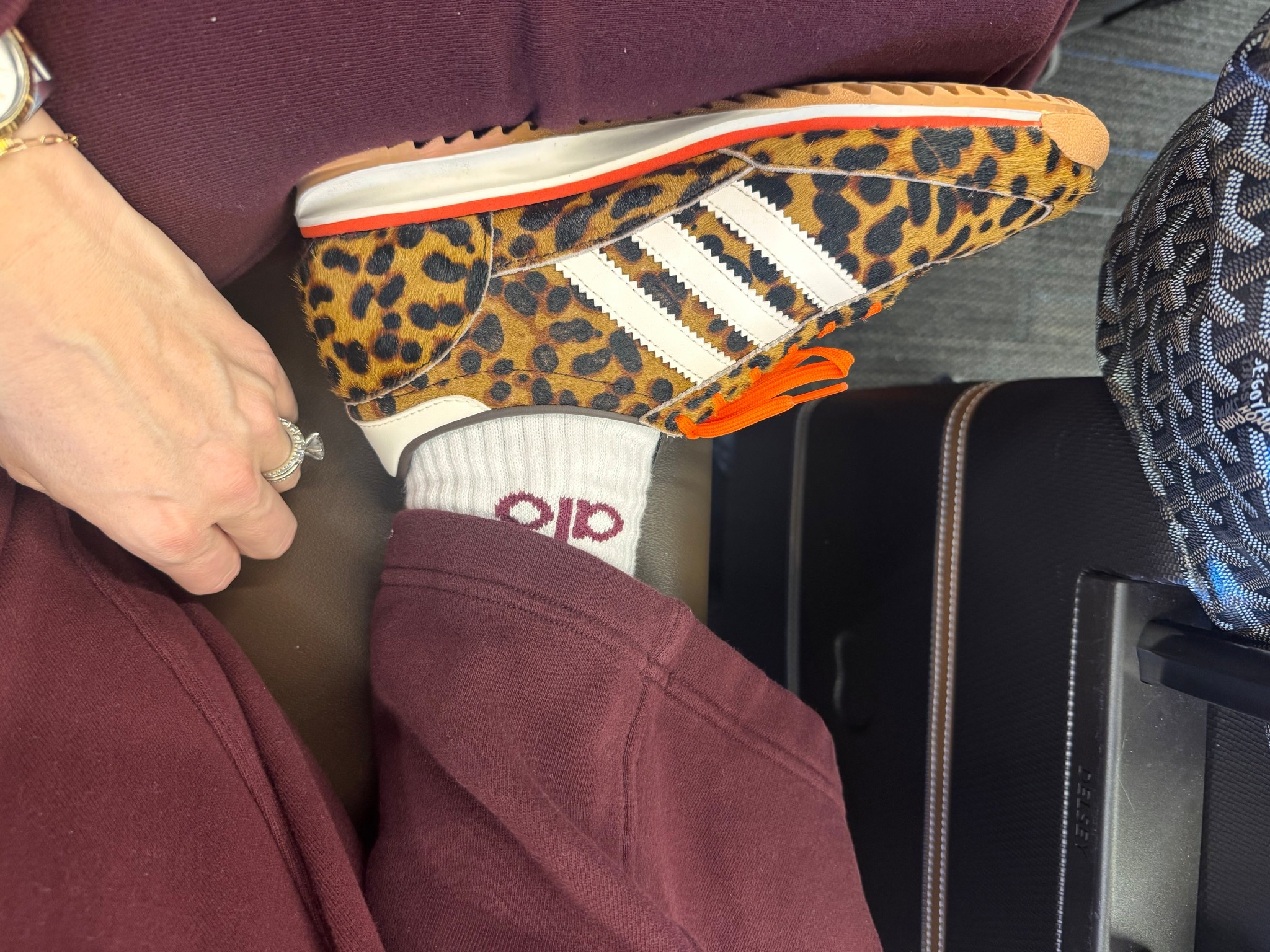 Burgundy & leopard 

Comfies for fall and the holidays 

Sweat pants. Comfort. Airplane clothes. Set. Socks. Sneakers  