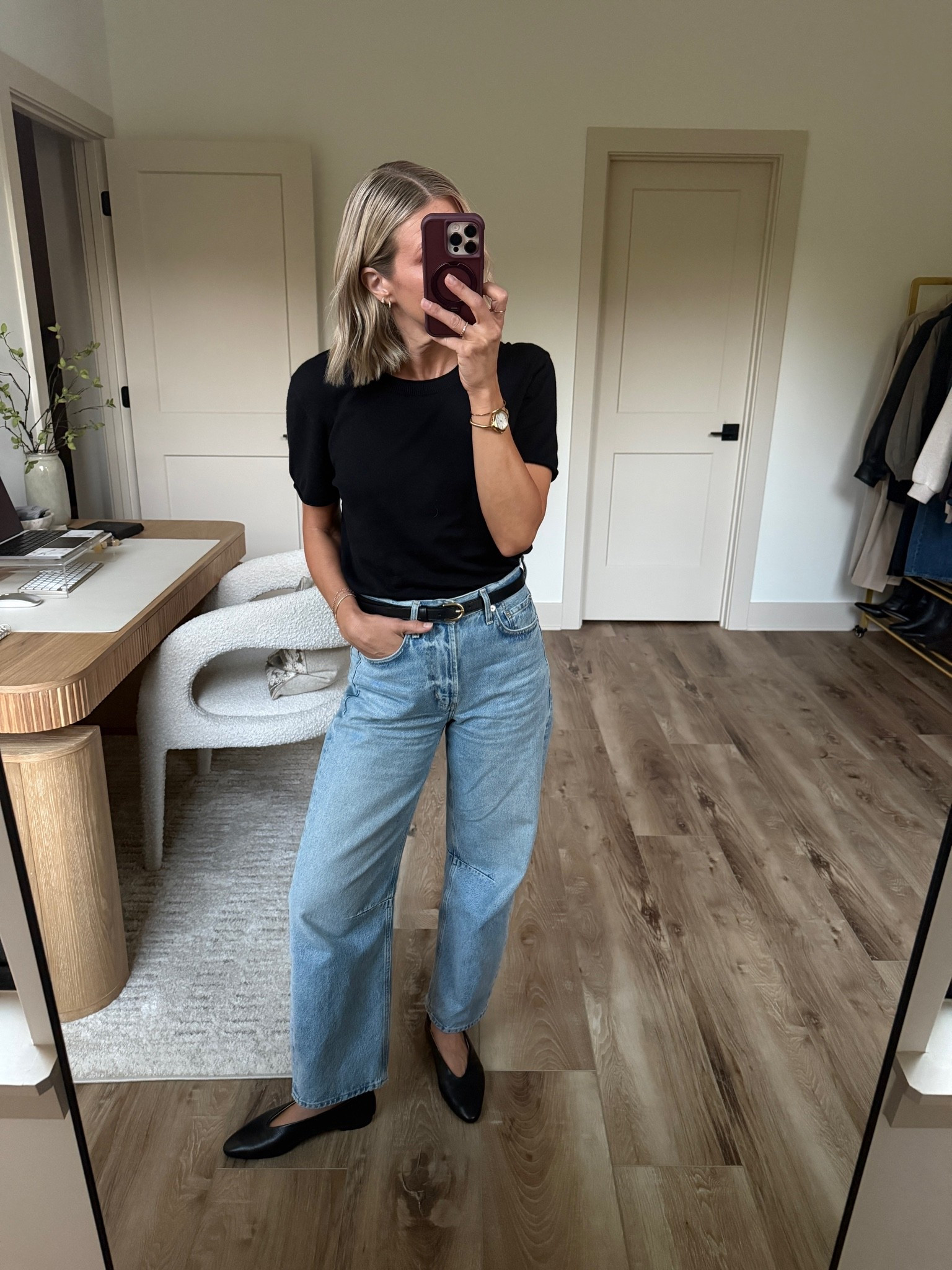 Wearing small cotton/cashmere tee, 24 jeans, flats tts

@Quince @Aritzia