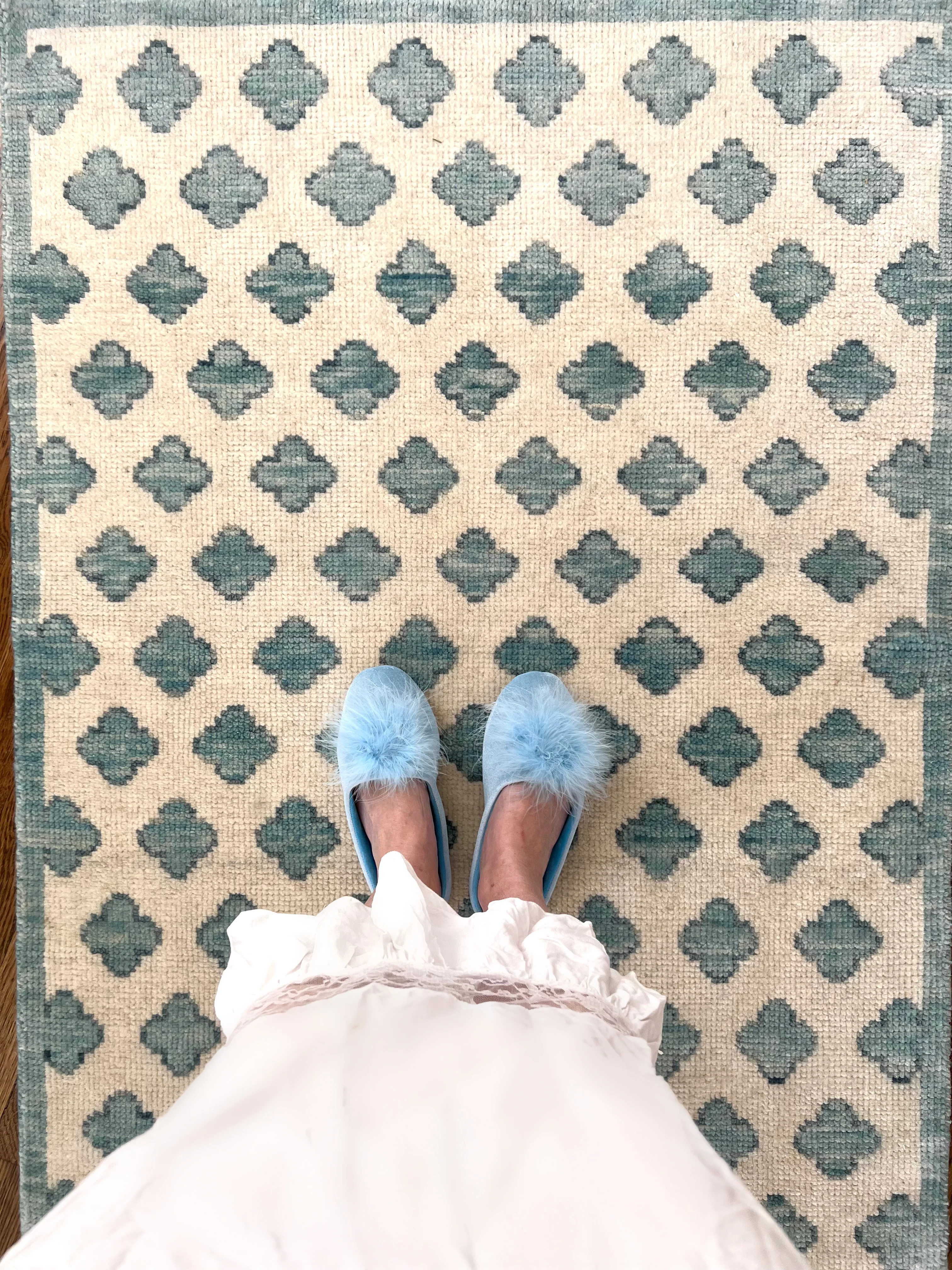 Lady Luck | English Village Lane