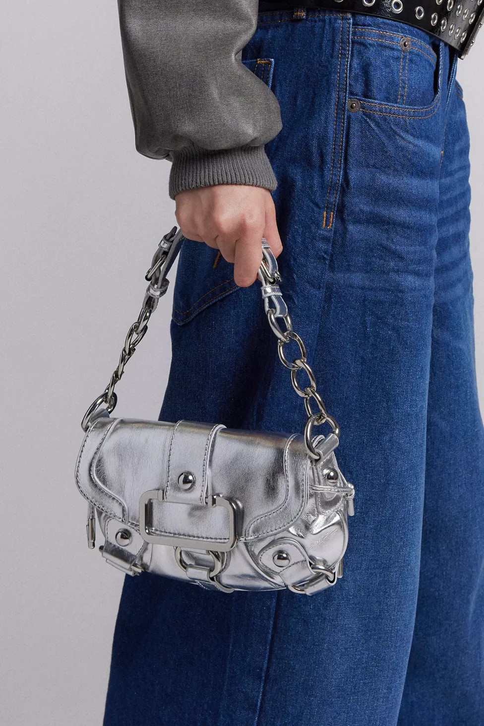 Silence + Noise Jenn Metallic Shoulder Bag | Urban Outfitters (US and RoW)