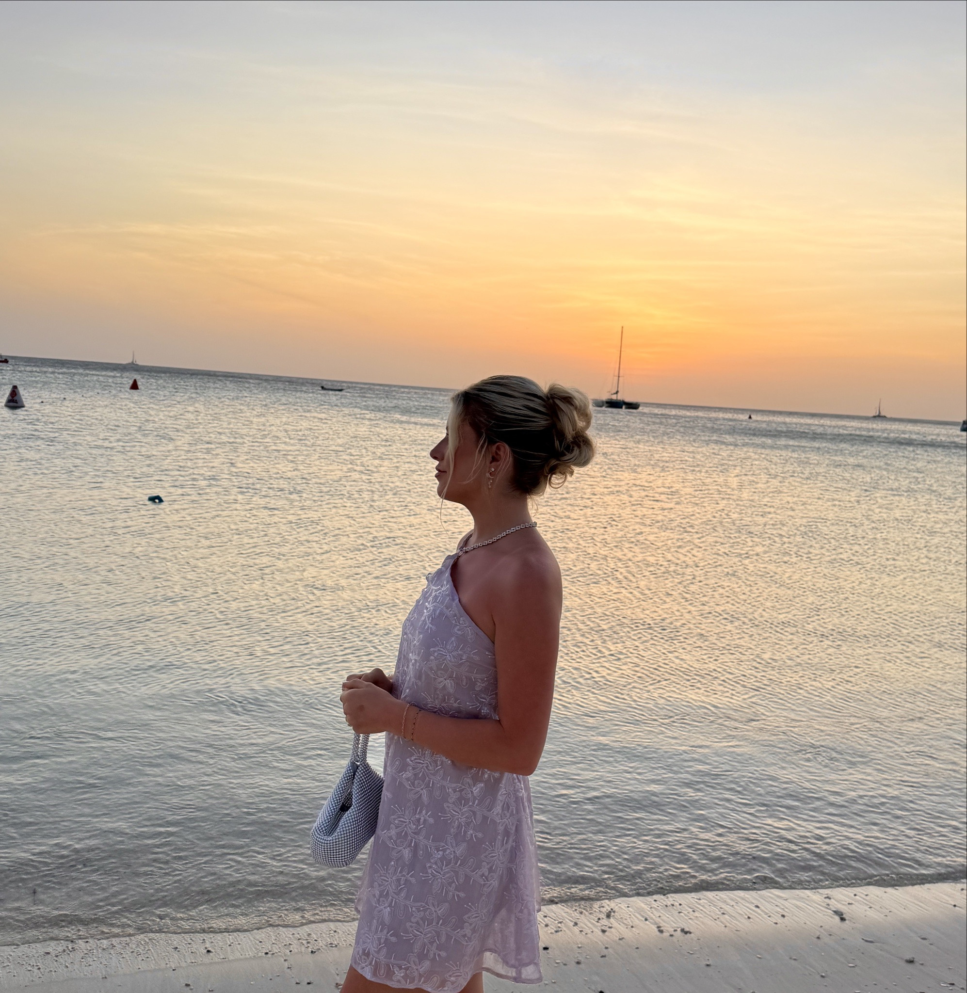 Dinner with a view 🌅💕🍷 #aruba #travel #sunset 

#LTKootd #LTKTravel #LTKBeauty