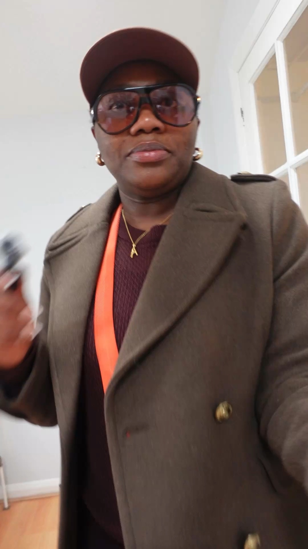 Salon outfit check #ootd #outfitcheck #whatiamwearing #whatiamwearingtoday 
Coat: #superdry
Tights: @Primark 
Hat: #newera
Shoes : @whitestuff-de  
Top: #hush
Bag: #joules

#LTKmodest #LTKspring #LTKuk