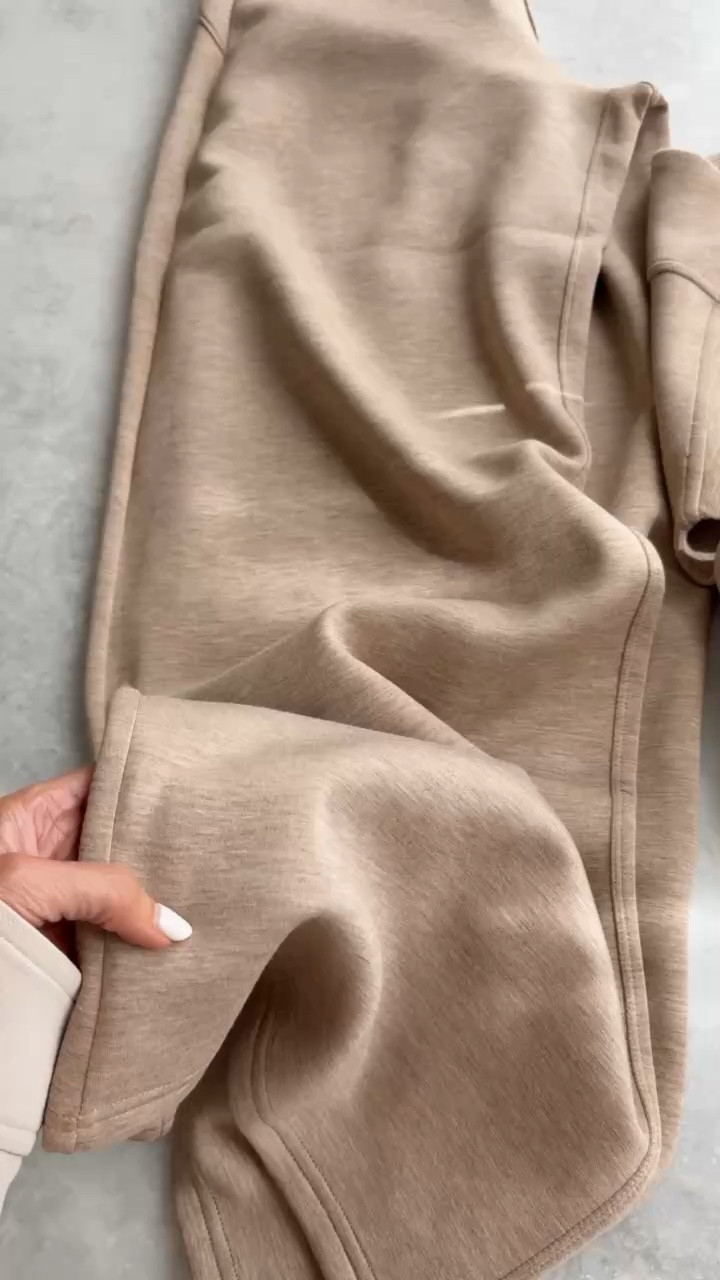 My new set for spring/ summer just arrived! I’m just shy of 5-7” wearing the size small sweater and XS bottoms #stylinbyaylin #aylin @Spanx 

#LTKgrwm #LTKootd #LTKSeasonal